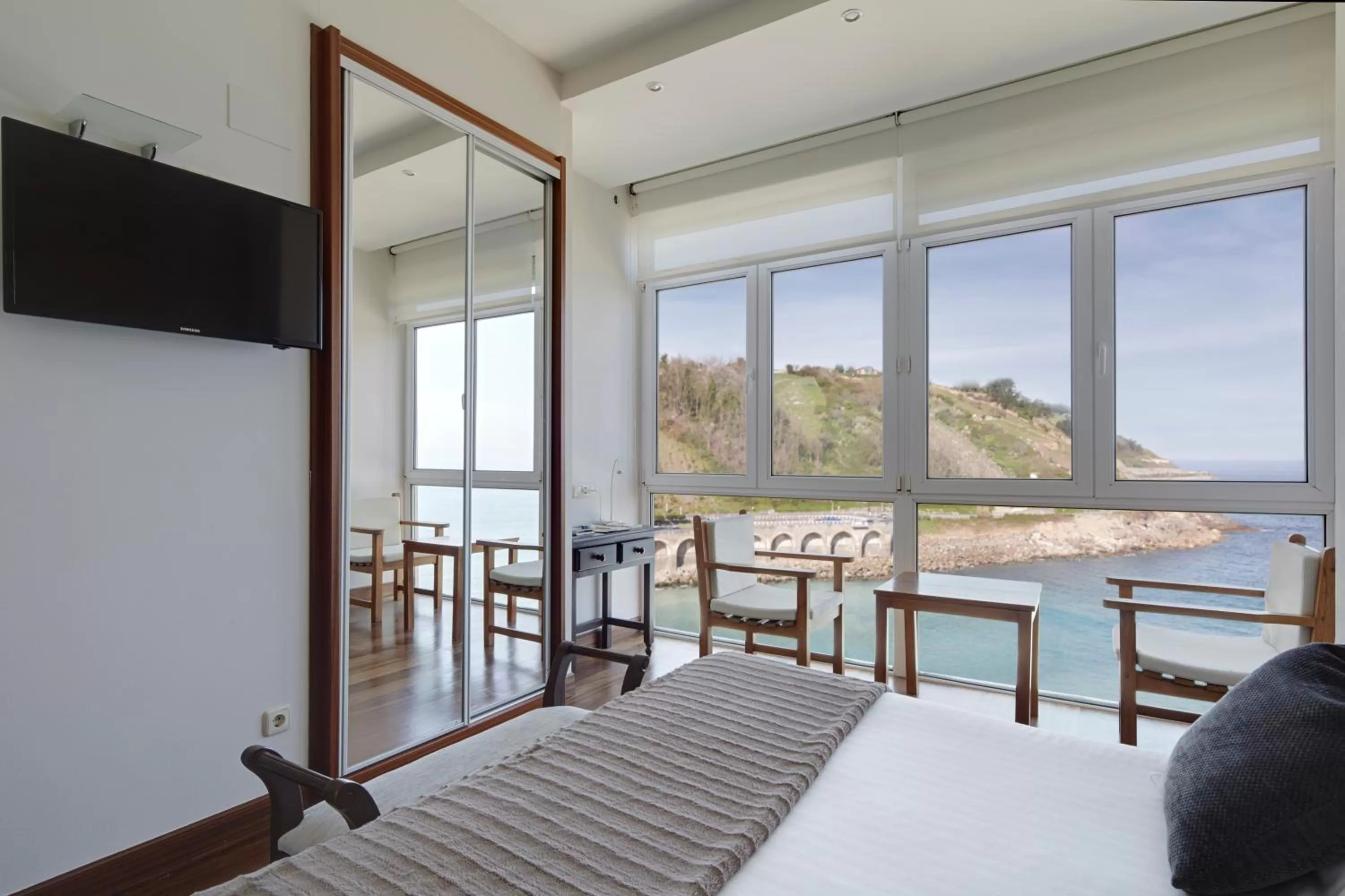 Bedroom, Bed in Saiaz Getaria Hotela