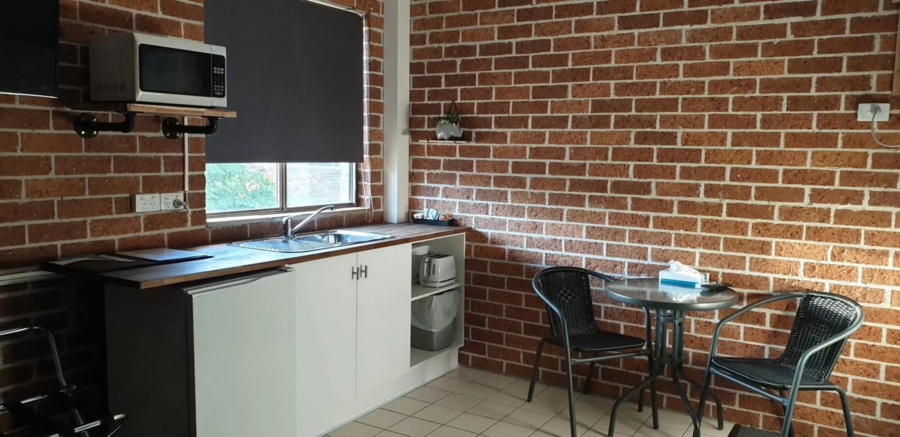 Kitchen/Kitchenette in Coffs Shearwater Motel