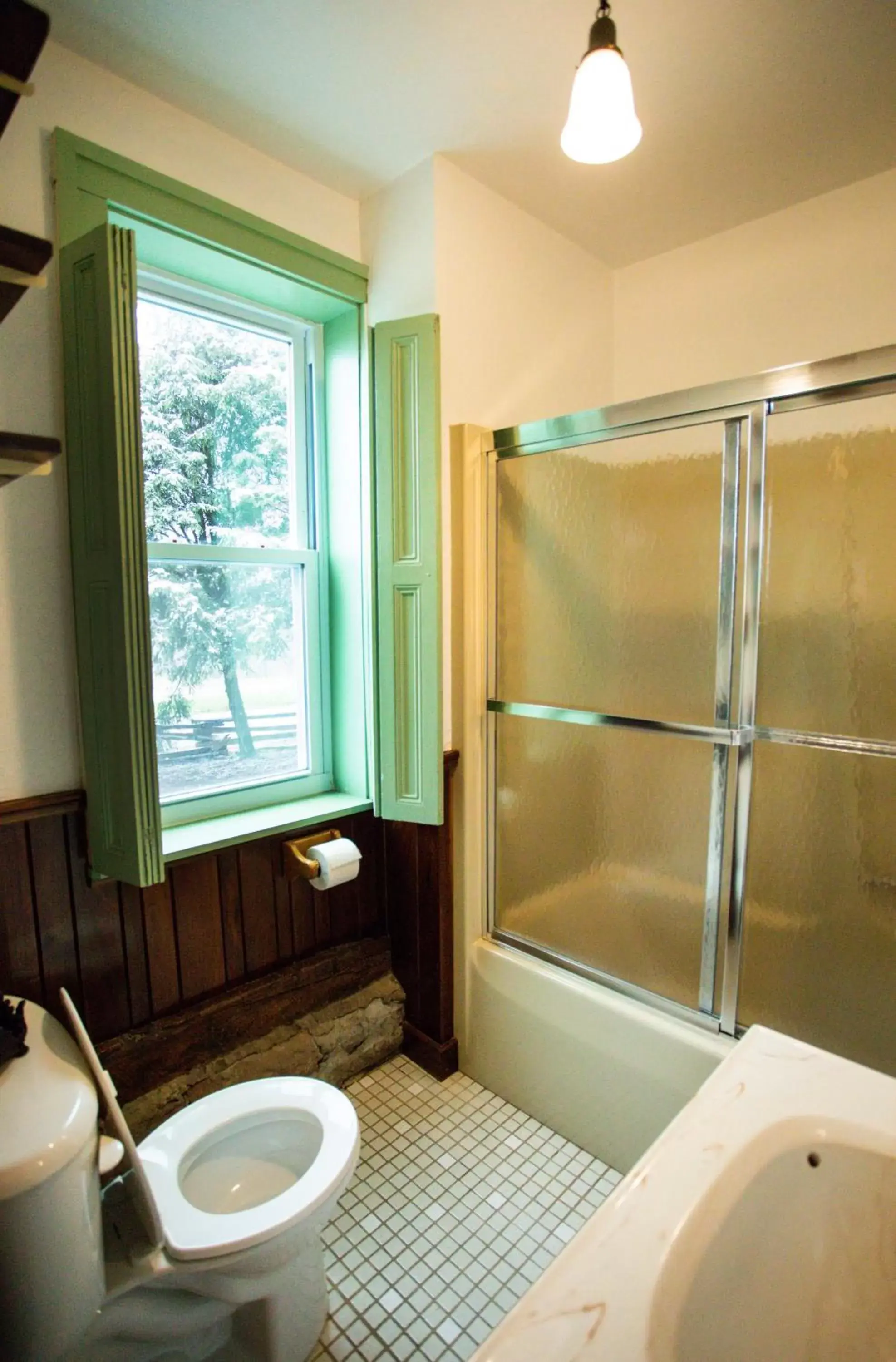 Bathroom in Baneberry Meadows B&B