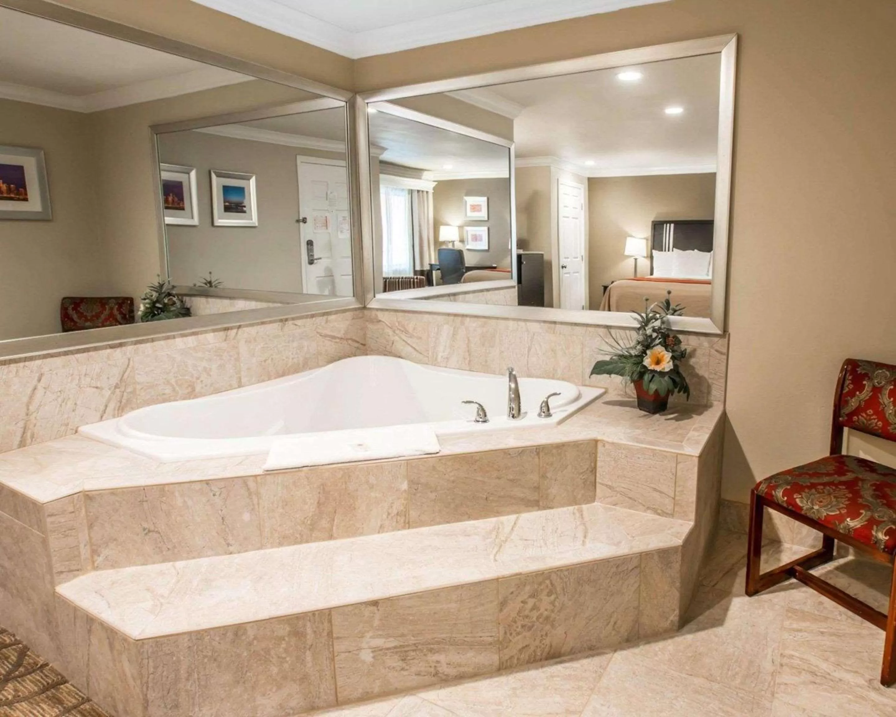 Photo of the whole room in Quality Inn Downey