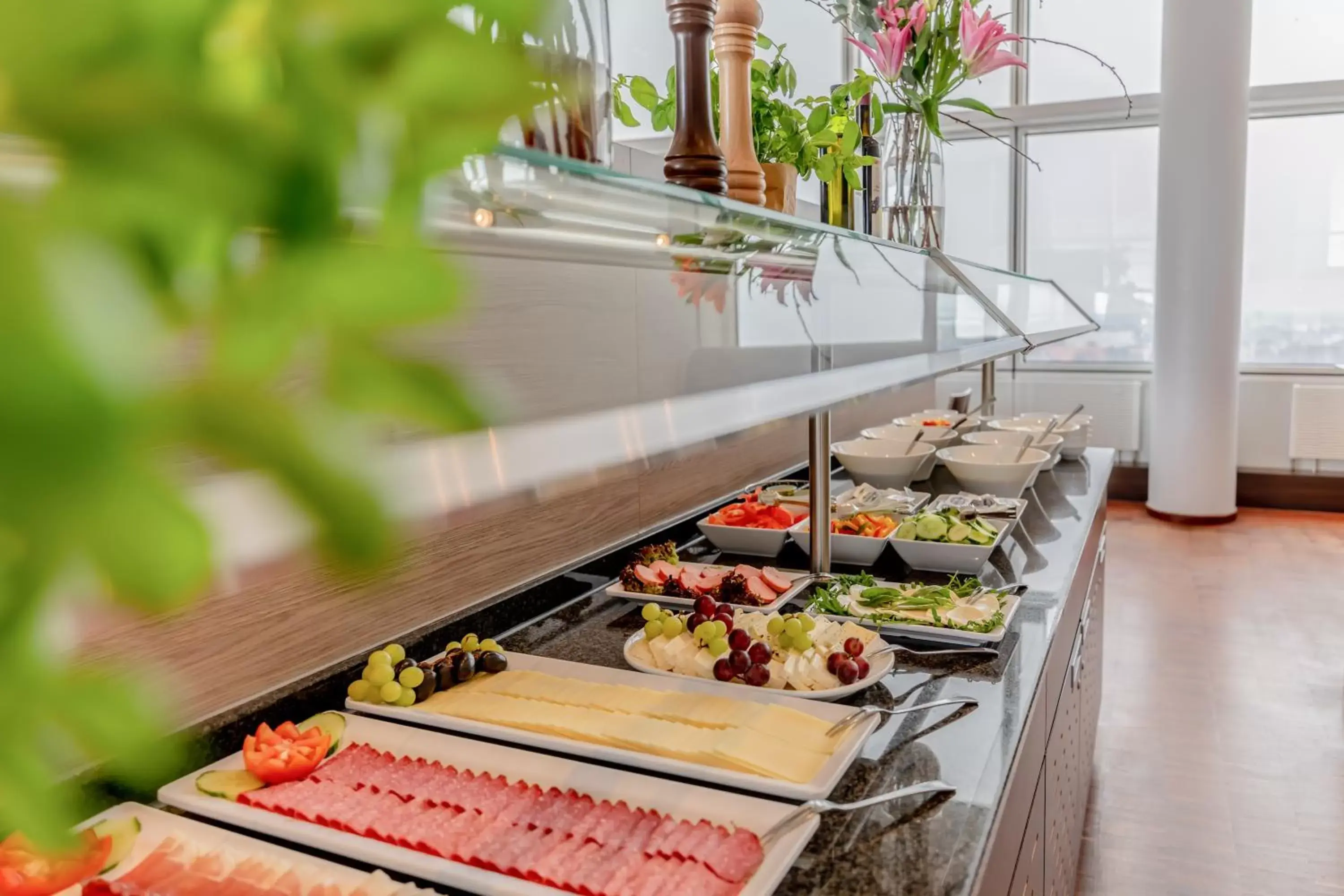 Food and drinks in Select Hotel Berlin Spiegelturm