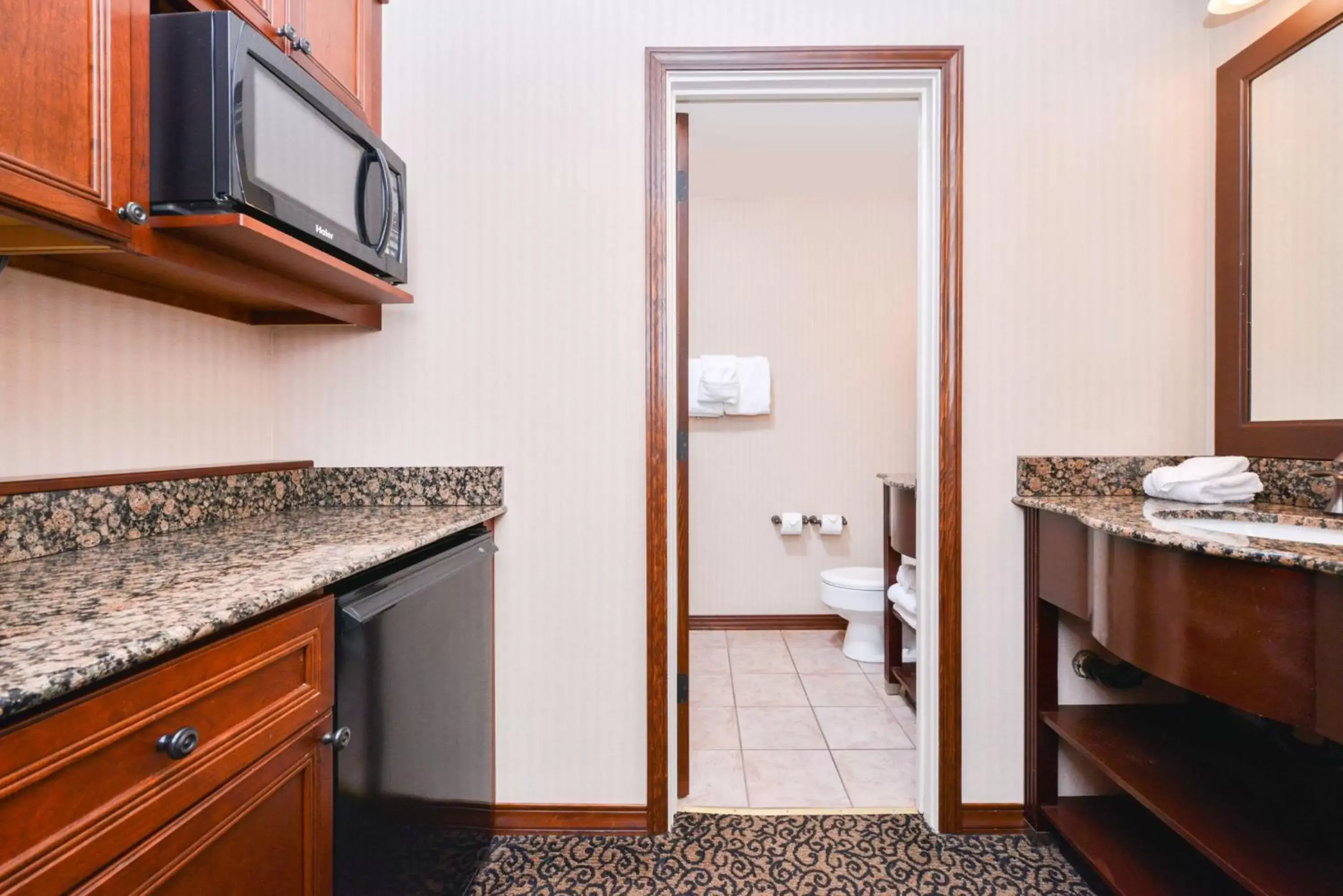 Bathroom in Best Western Edgewater Resort