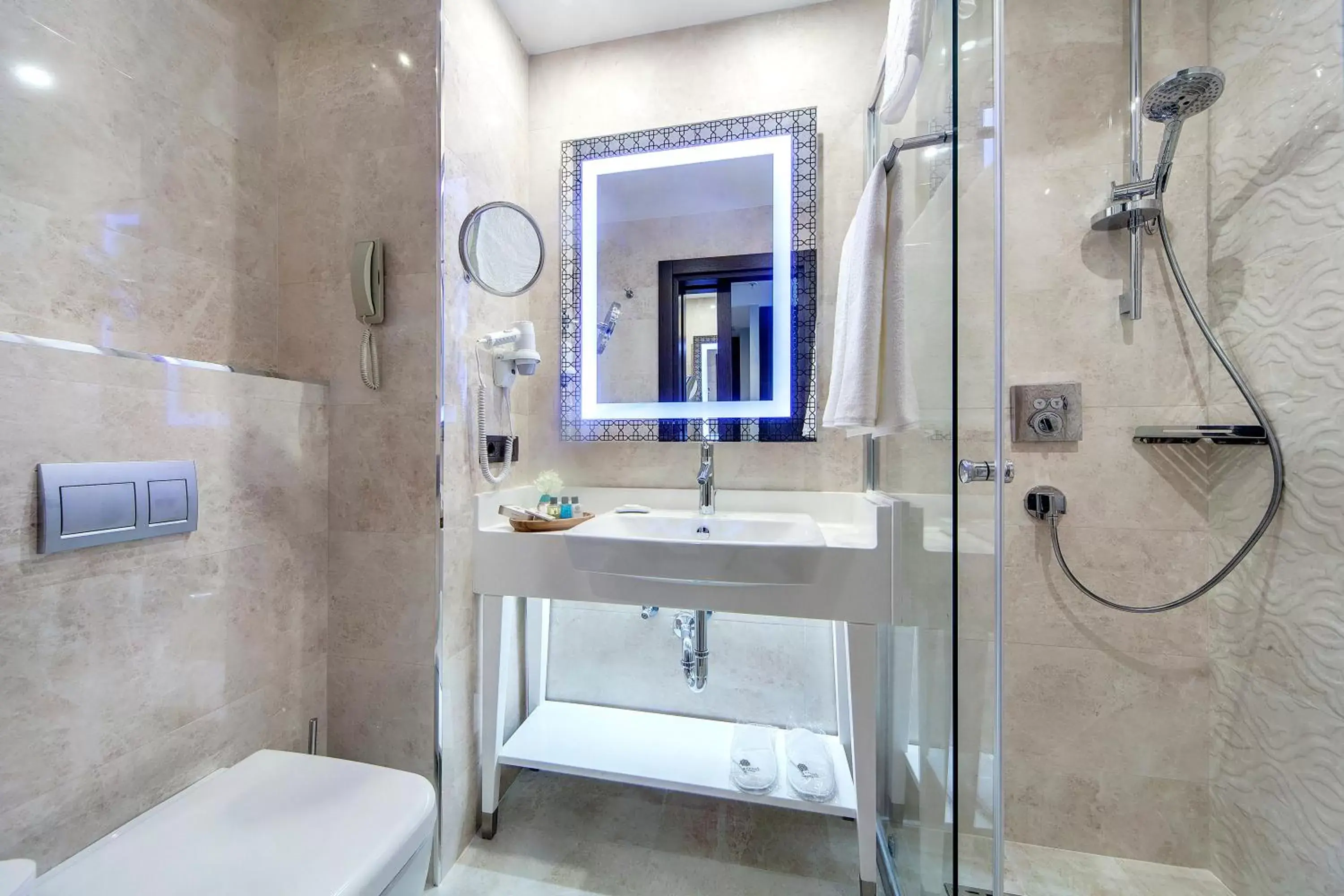 Bathroom in Mukarnas Taksim Hotel