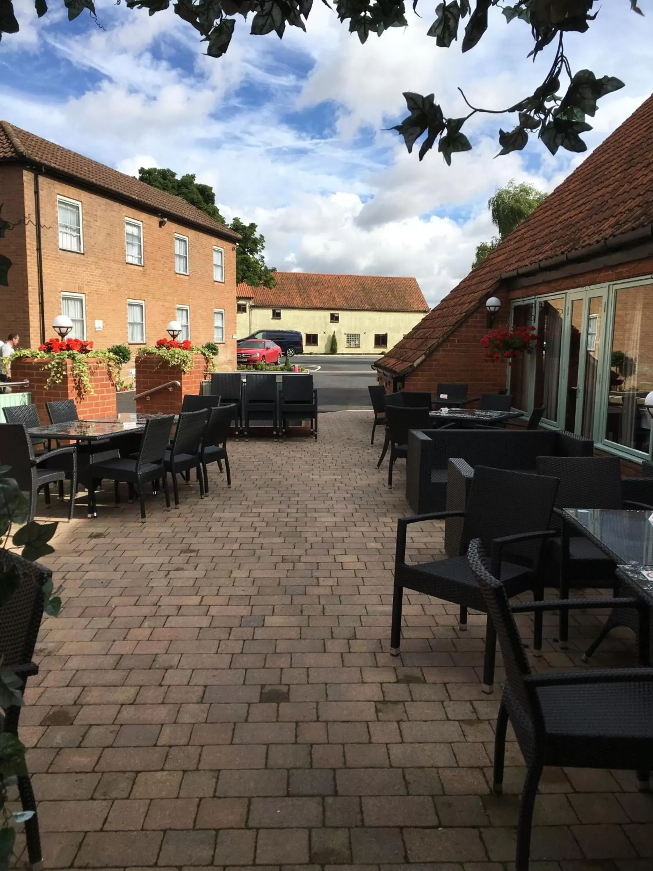 Patio, Restaurant/Places to Eat in Best Western The George Hotel, Swaffham