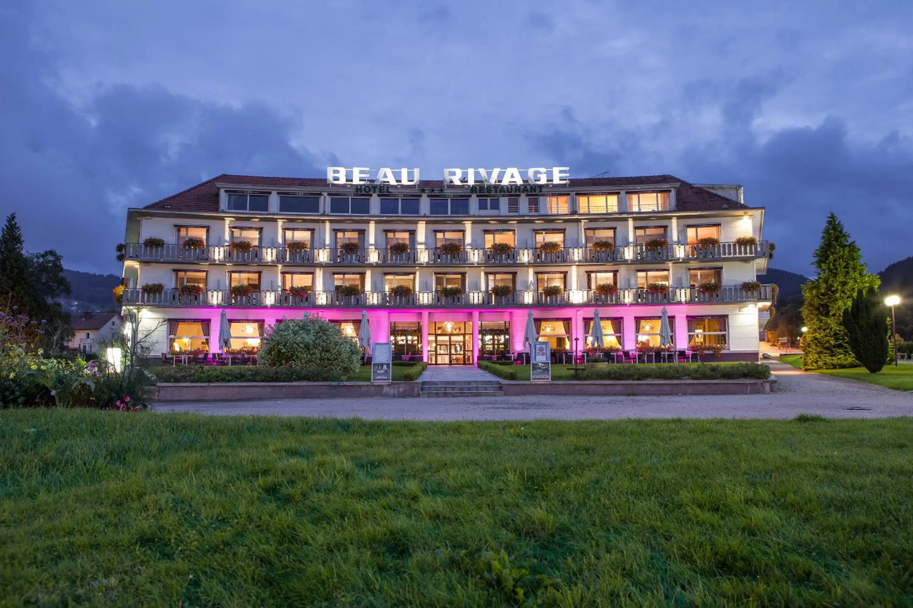 Facade/entrance, Property Building in Hôtel Le Beau Rivage