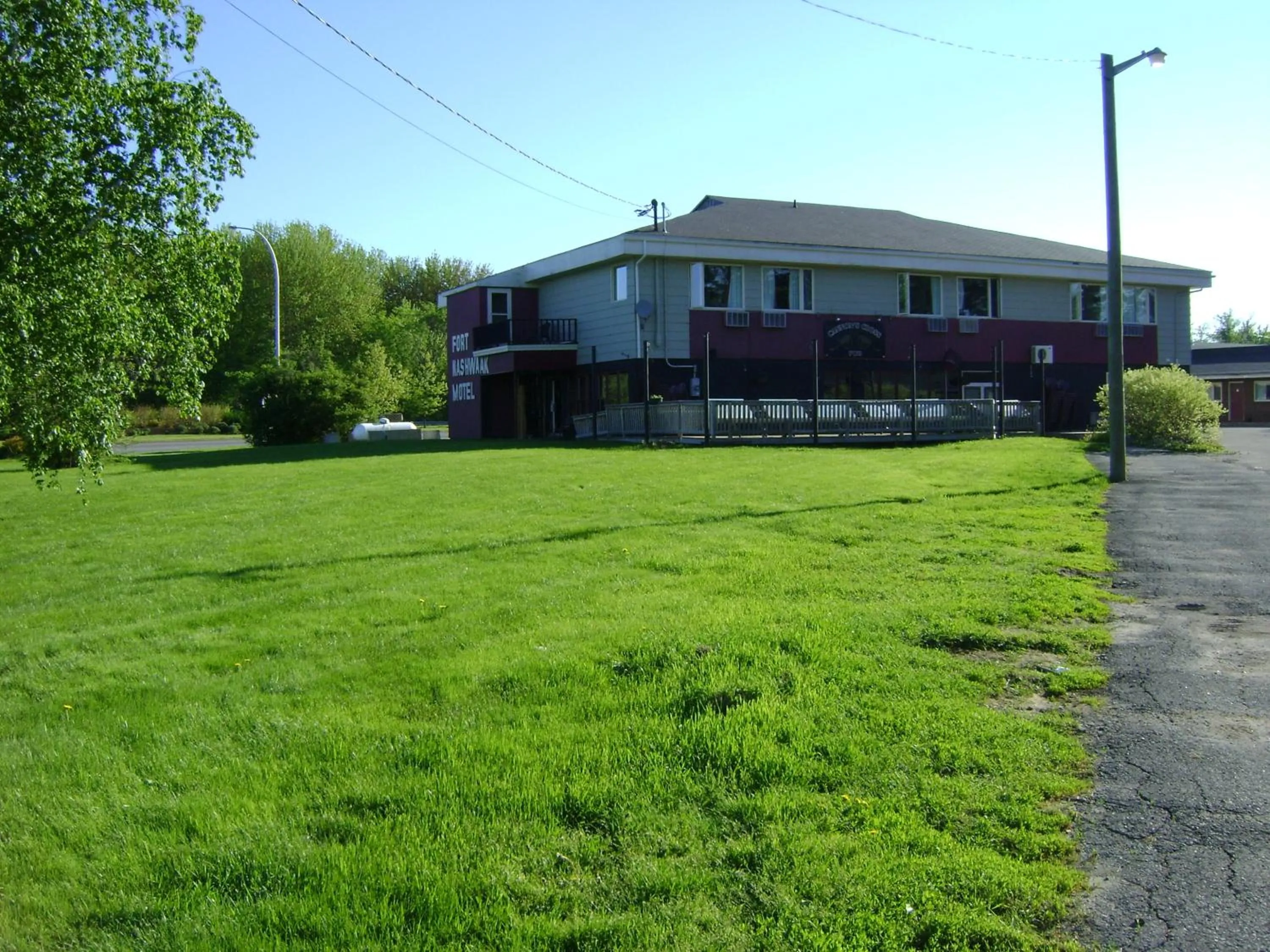 Patio in The Fort Nashwaak Motel