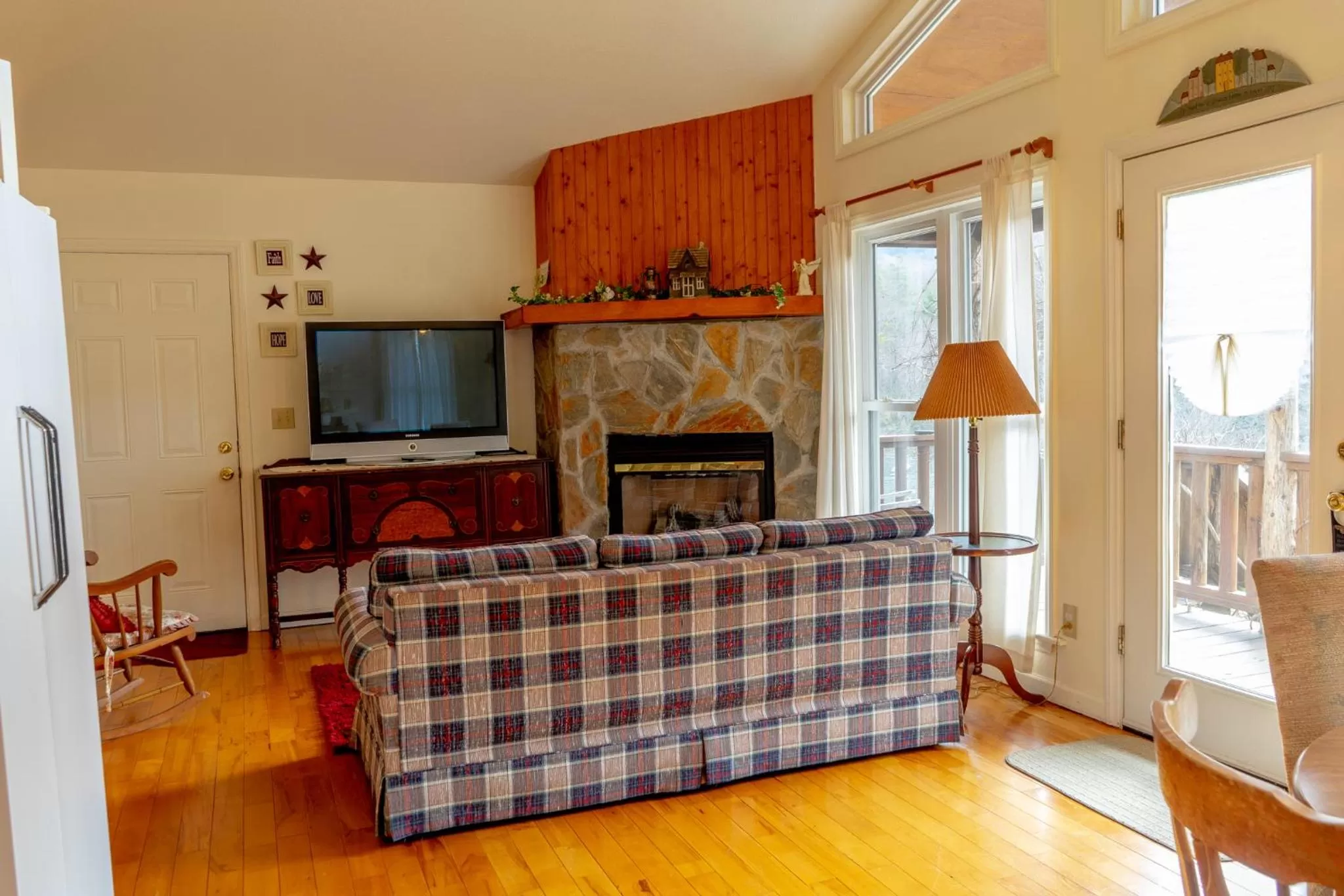 Bed, Seating Area in The Chimney Rock Inn & Cottages