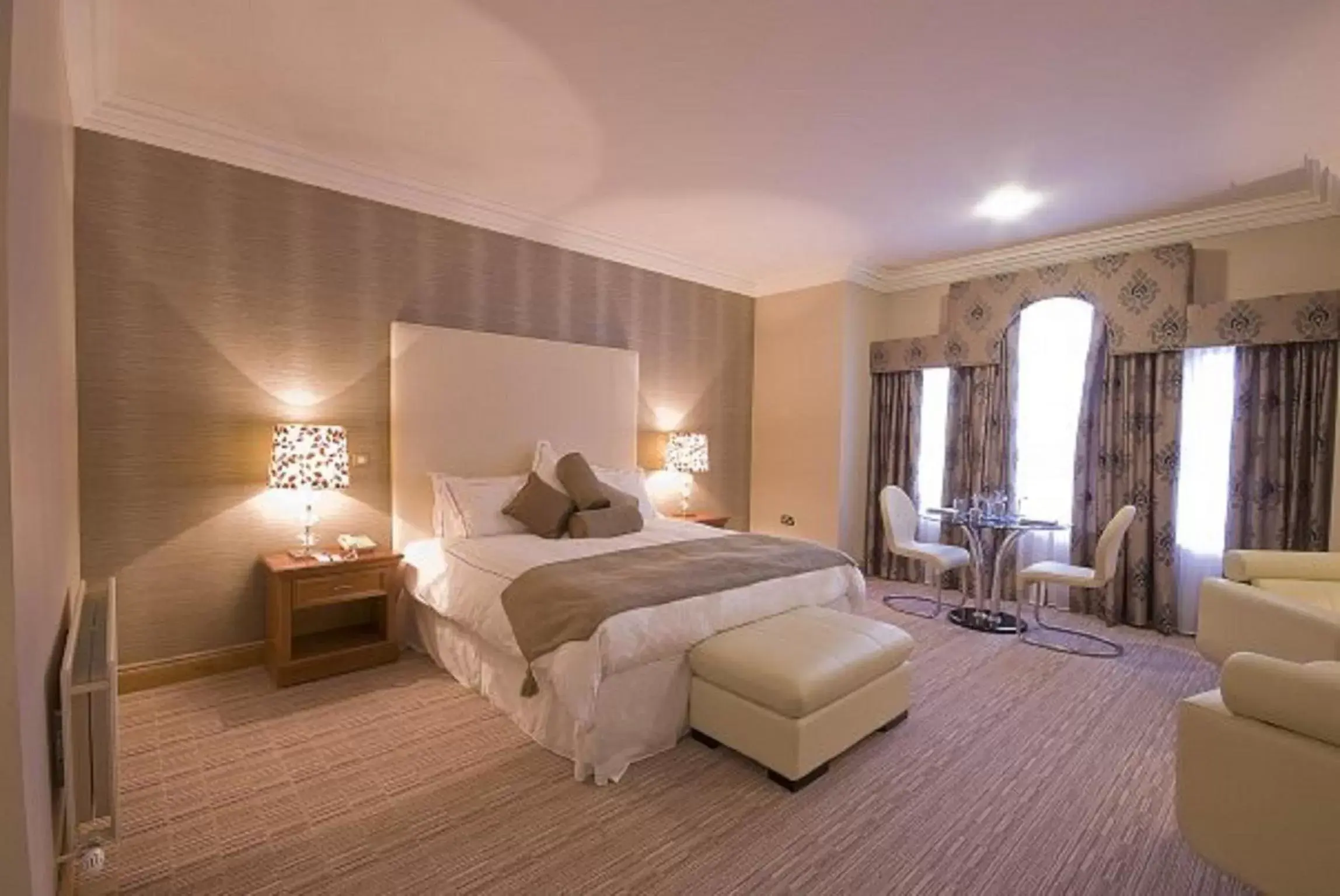 Bedroom, Bed in Lady Gregory Hotel, Leisure Club & Beauty Rooms
