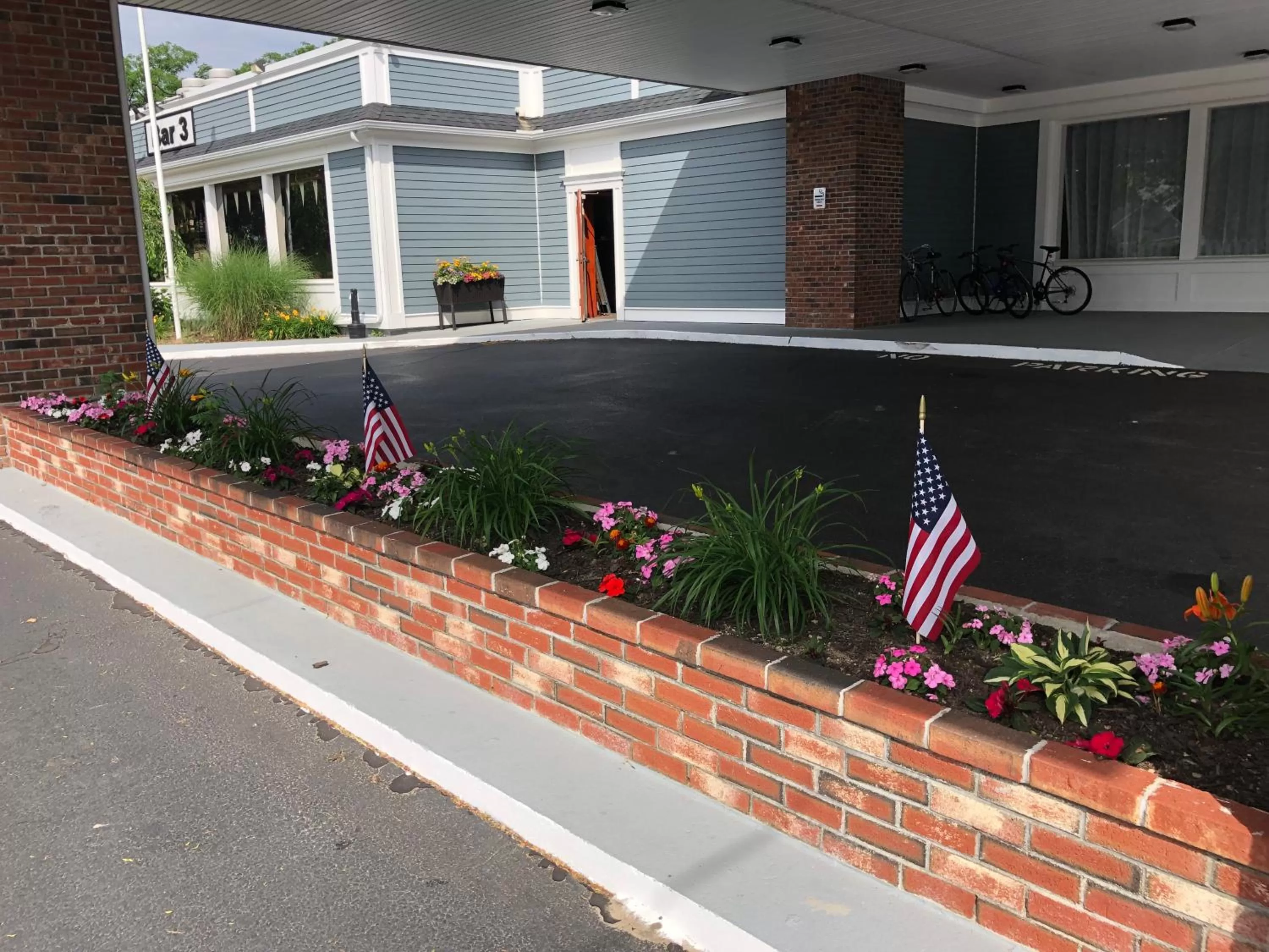Facade/entrance in Falmouth Inn