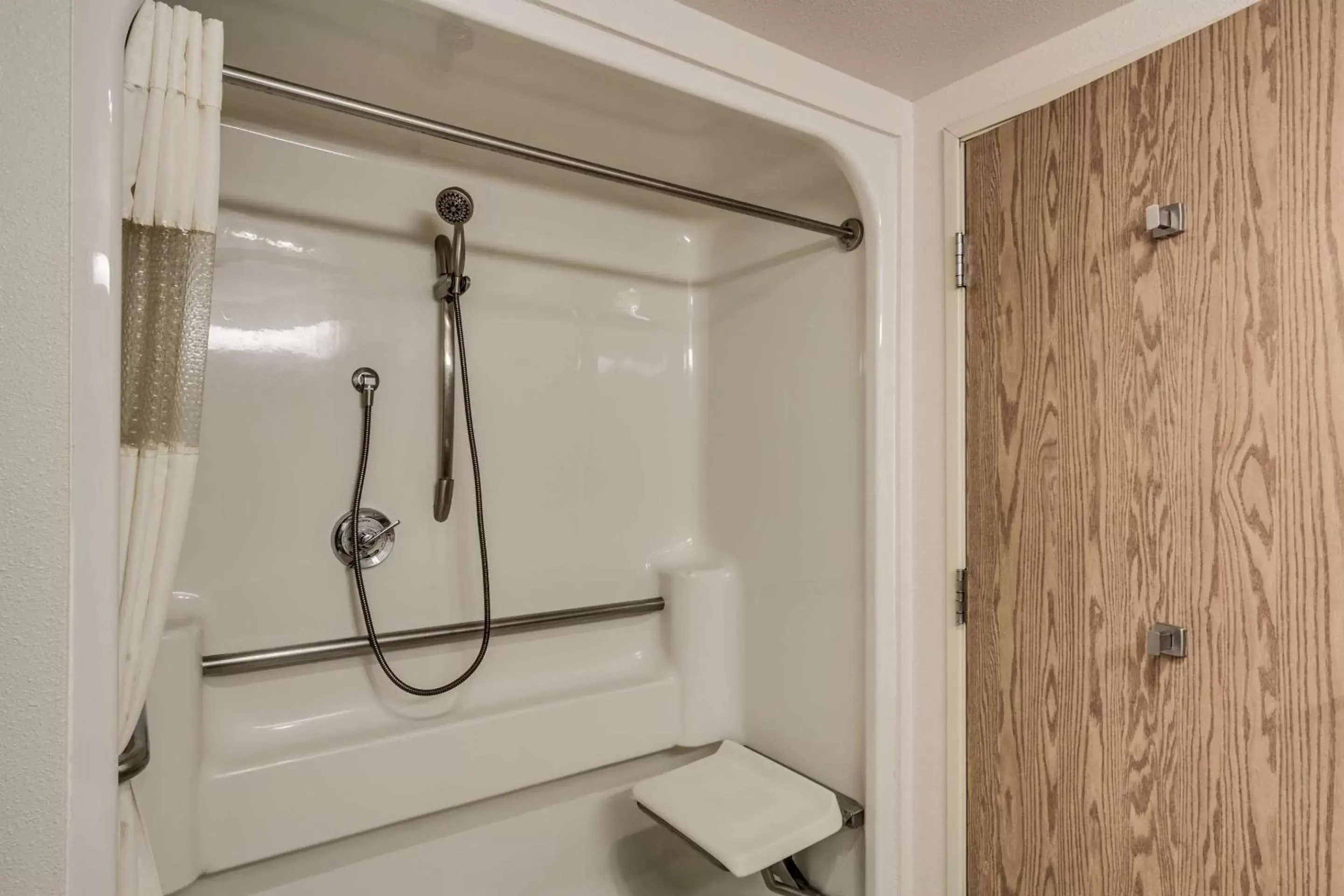 Bathroom in SureStay Plus Hotel by Best Western Post Falls