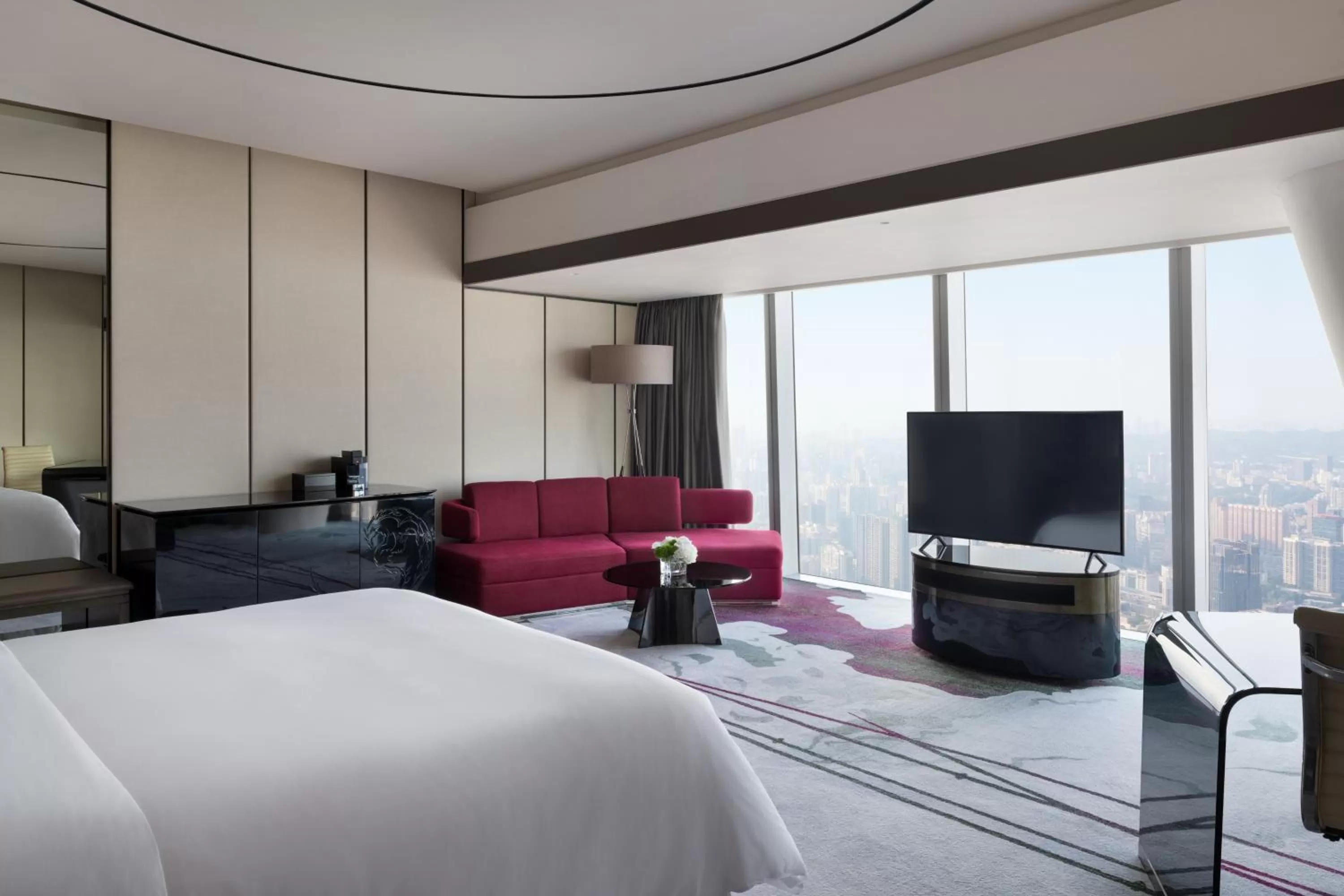 TV and multimedia, Bed in Four Seasons Hotel Guangzhou