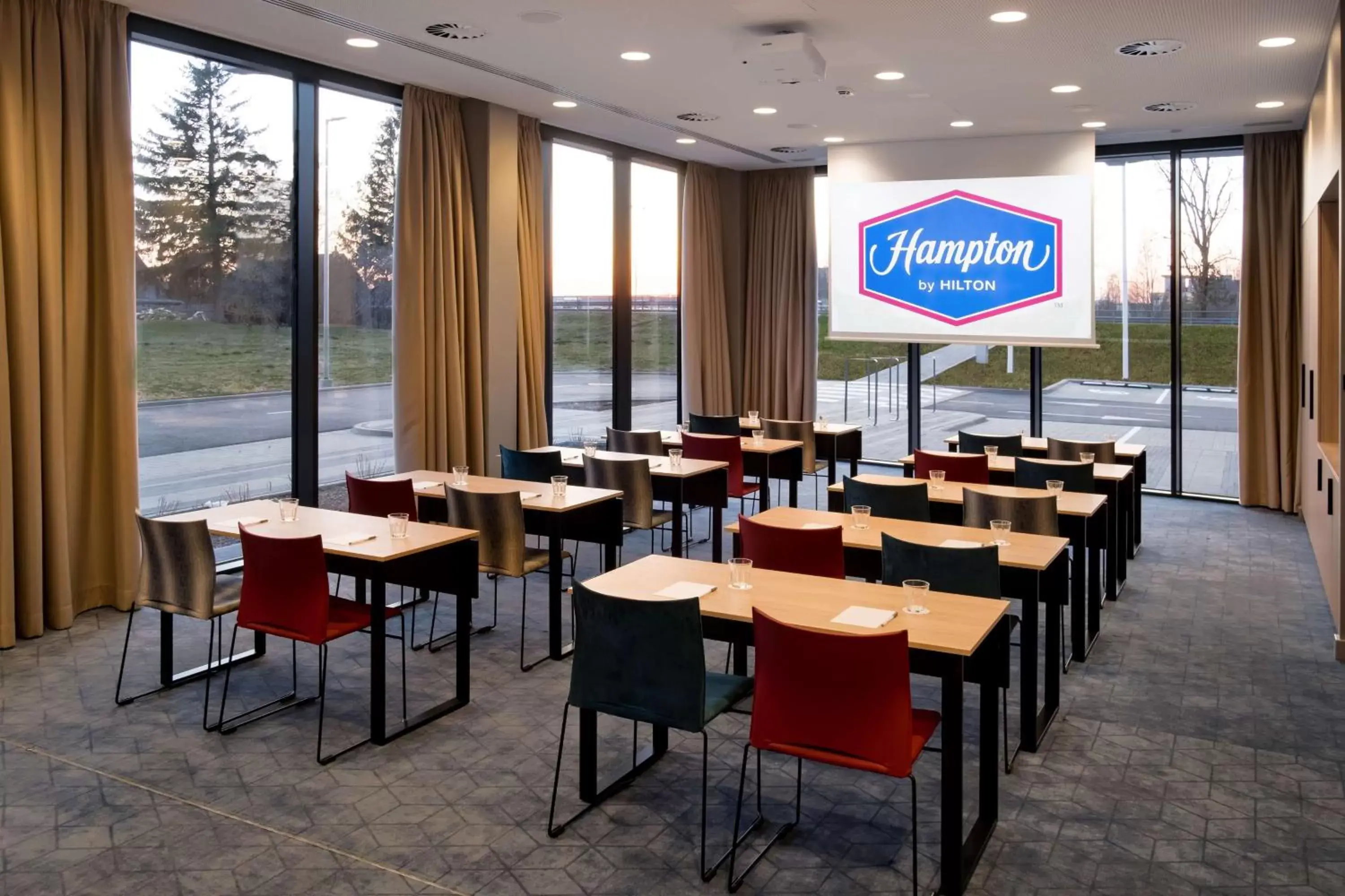 TV and multimedia, Restaurant/Places to Eat in Hampton by Hilton Riga Airport