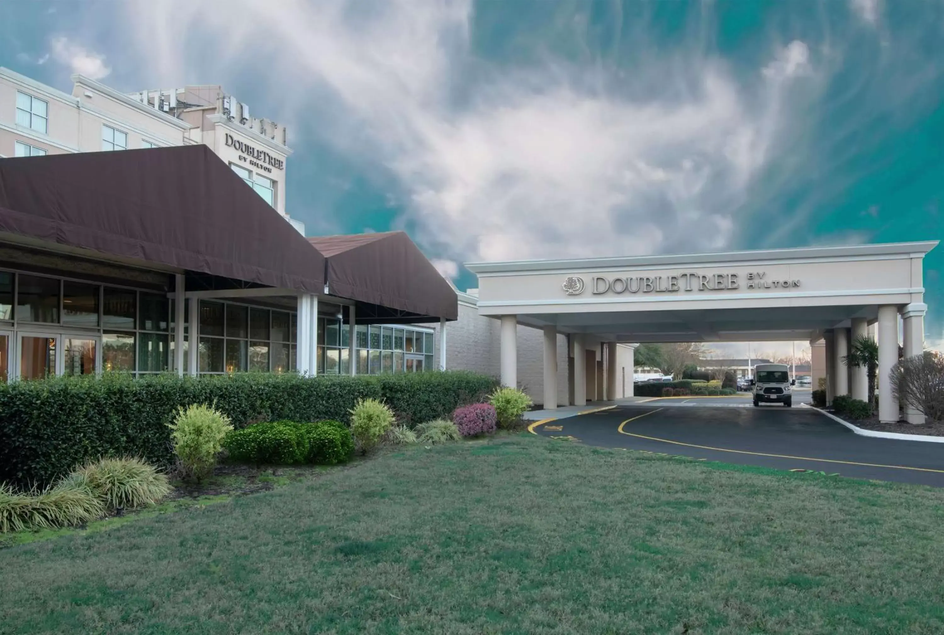 Property Building in DoubleTree by Hilton Norfolk Airport