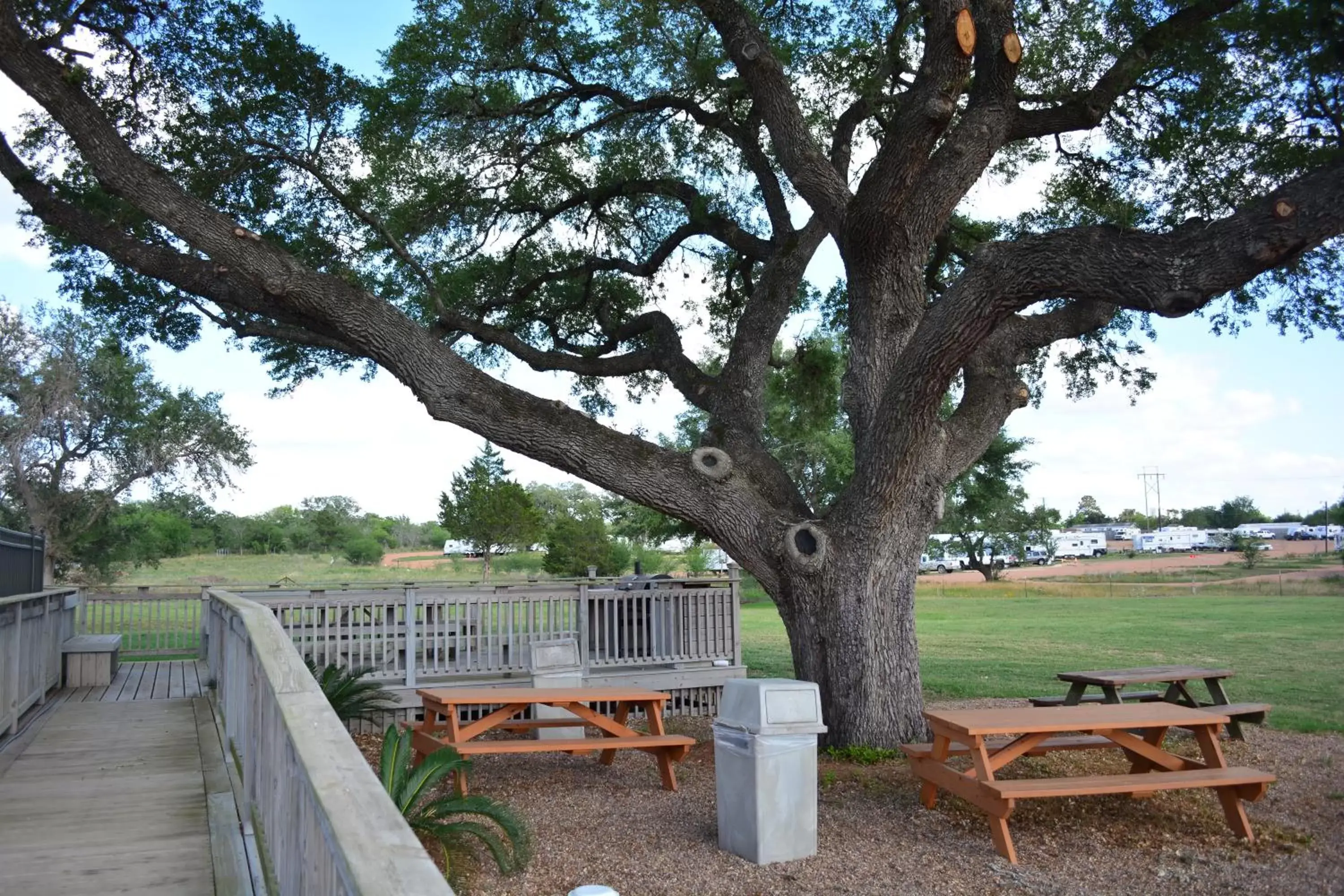 Patio in Executive Inn & Suites Cuero