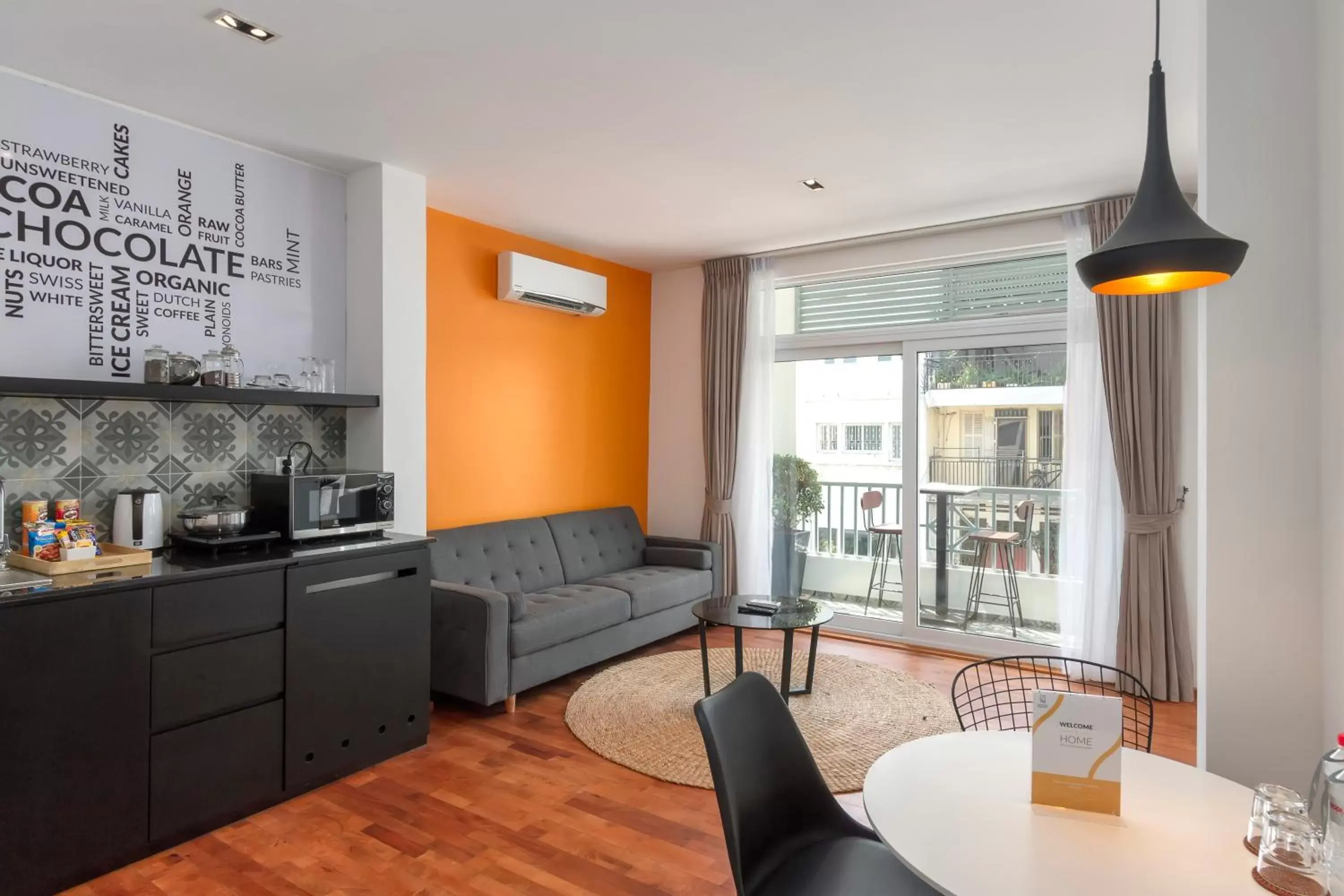 Kitchen or kitchenette, Seating Area in TAO Riverside Residence