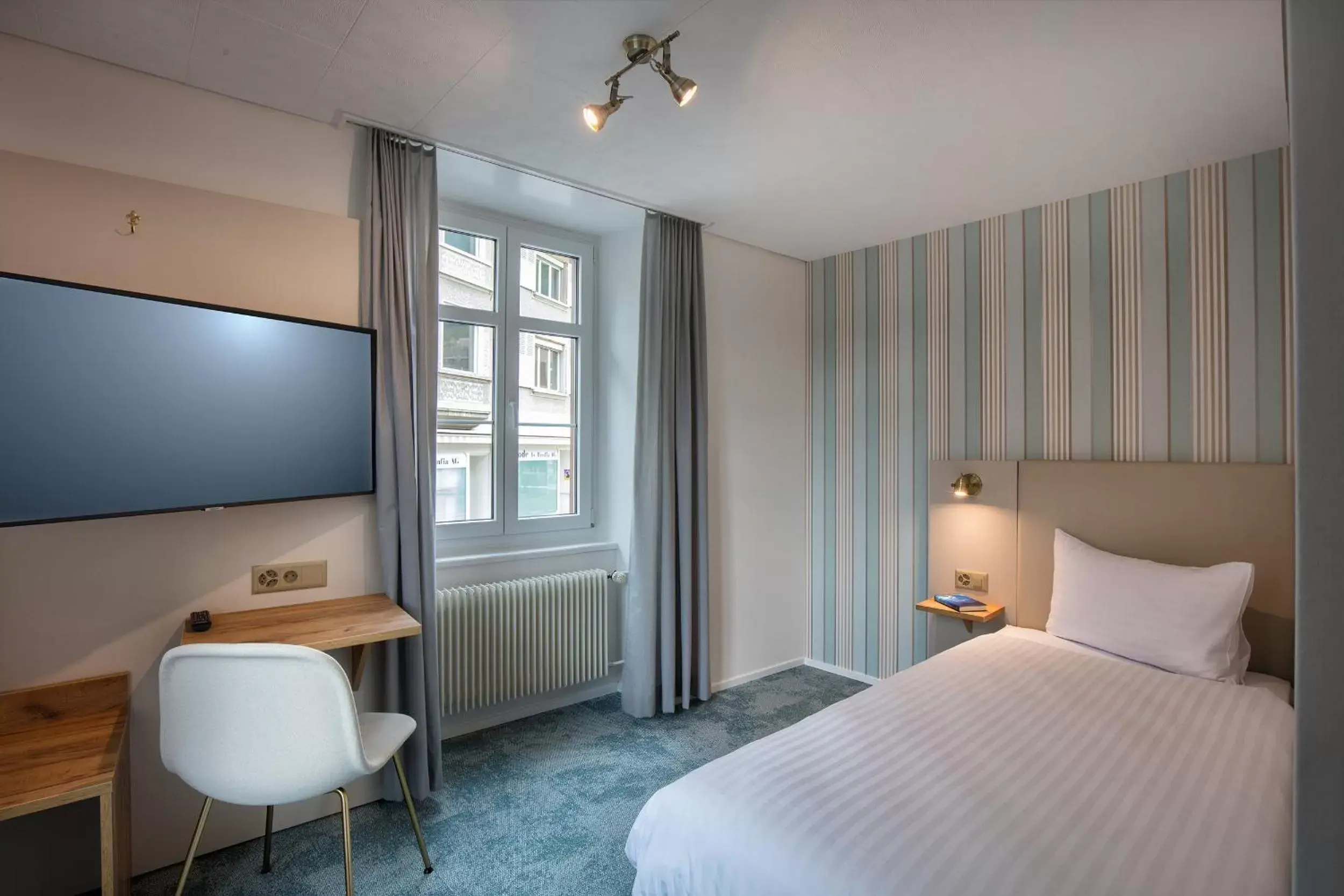 Single Room with Shared Bathroom in Krone by b-smart Single Room with Shared Bathroom in Krone by b-smart