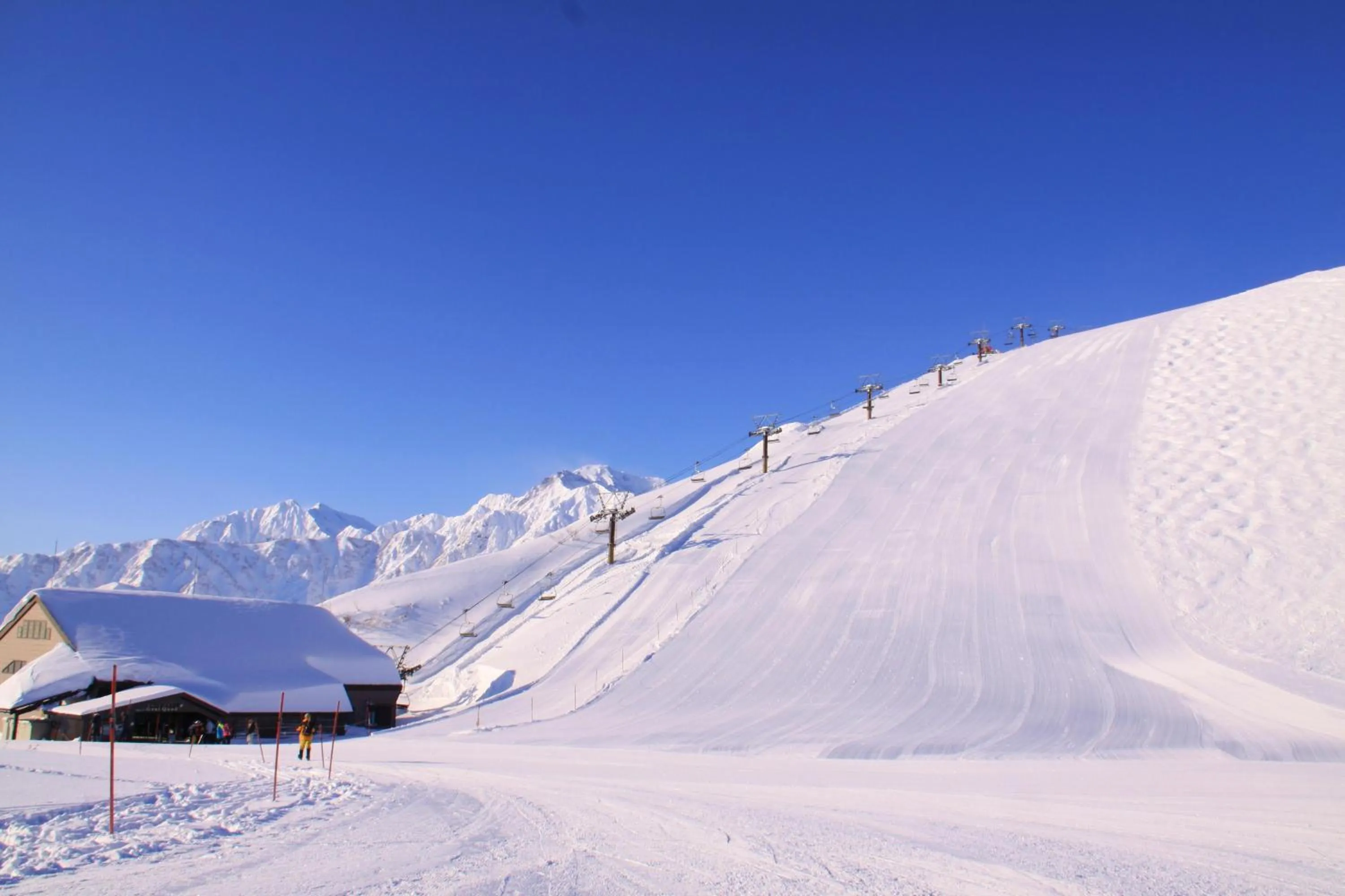 Skiing in Hotel Hakuba