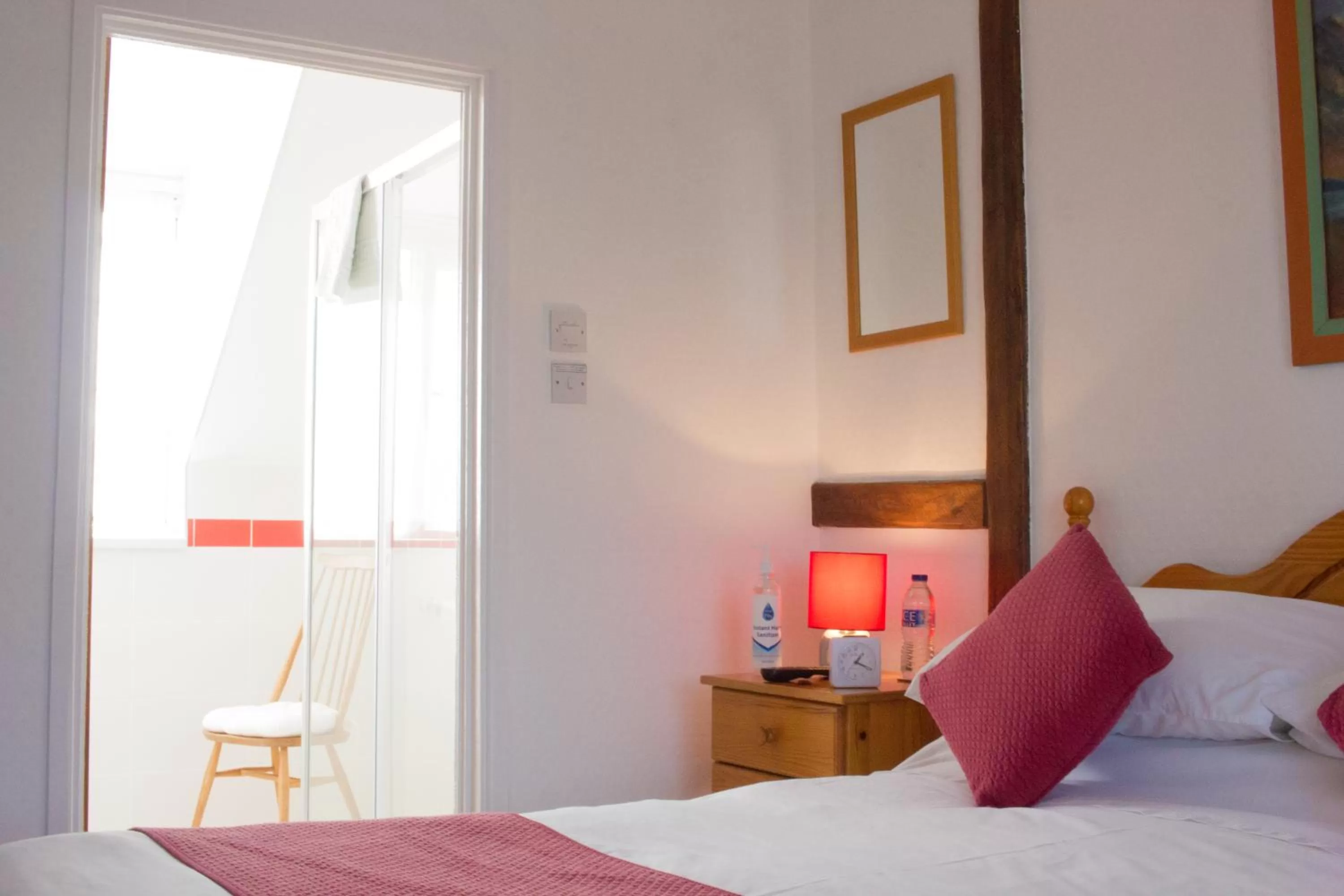 Bedroom, Bed in Moss Cottage