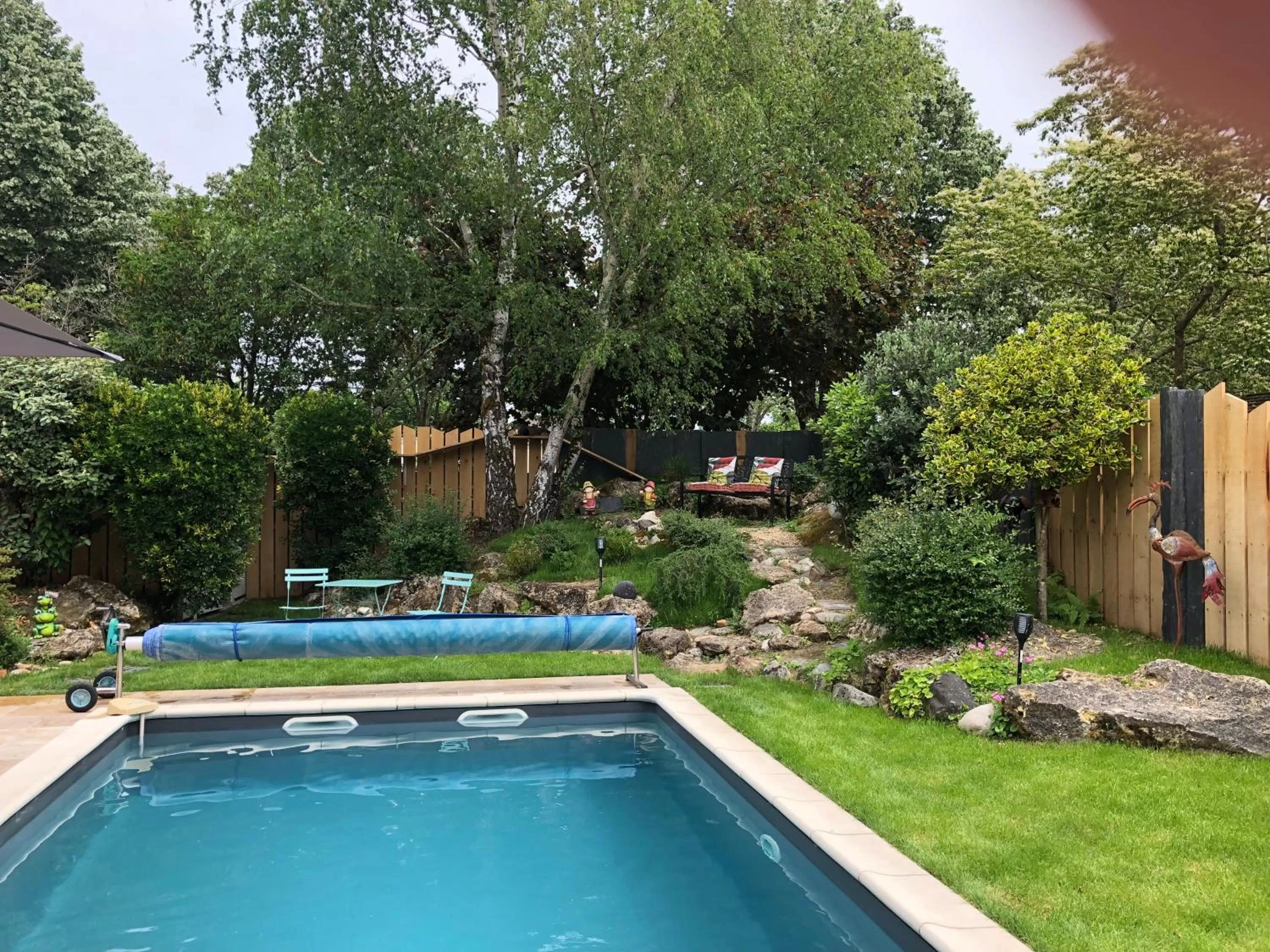 Swimming Pool in Le Numéro 15