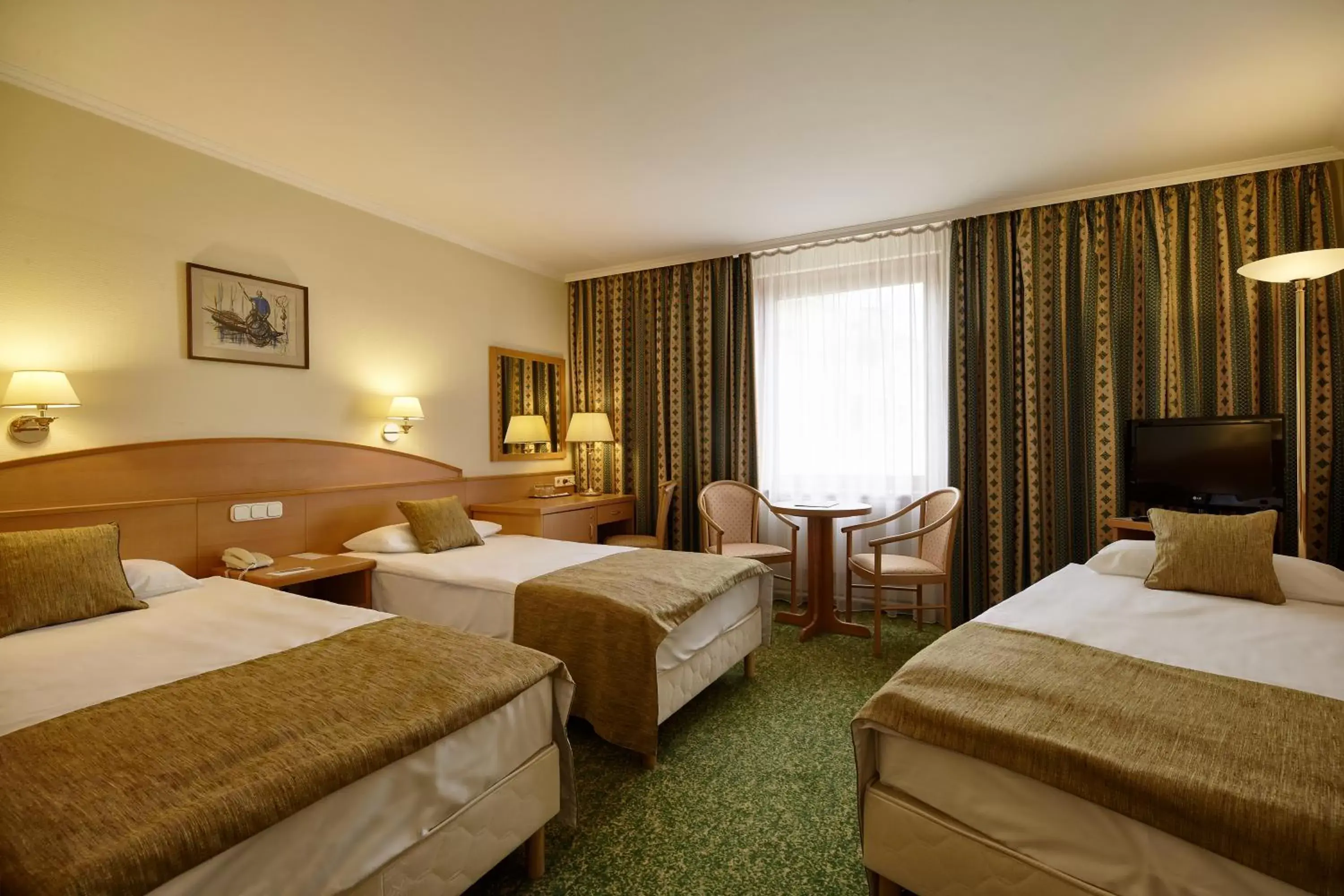 Standard Triple Room in Danubius Hotel Erzsébet City Center
