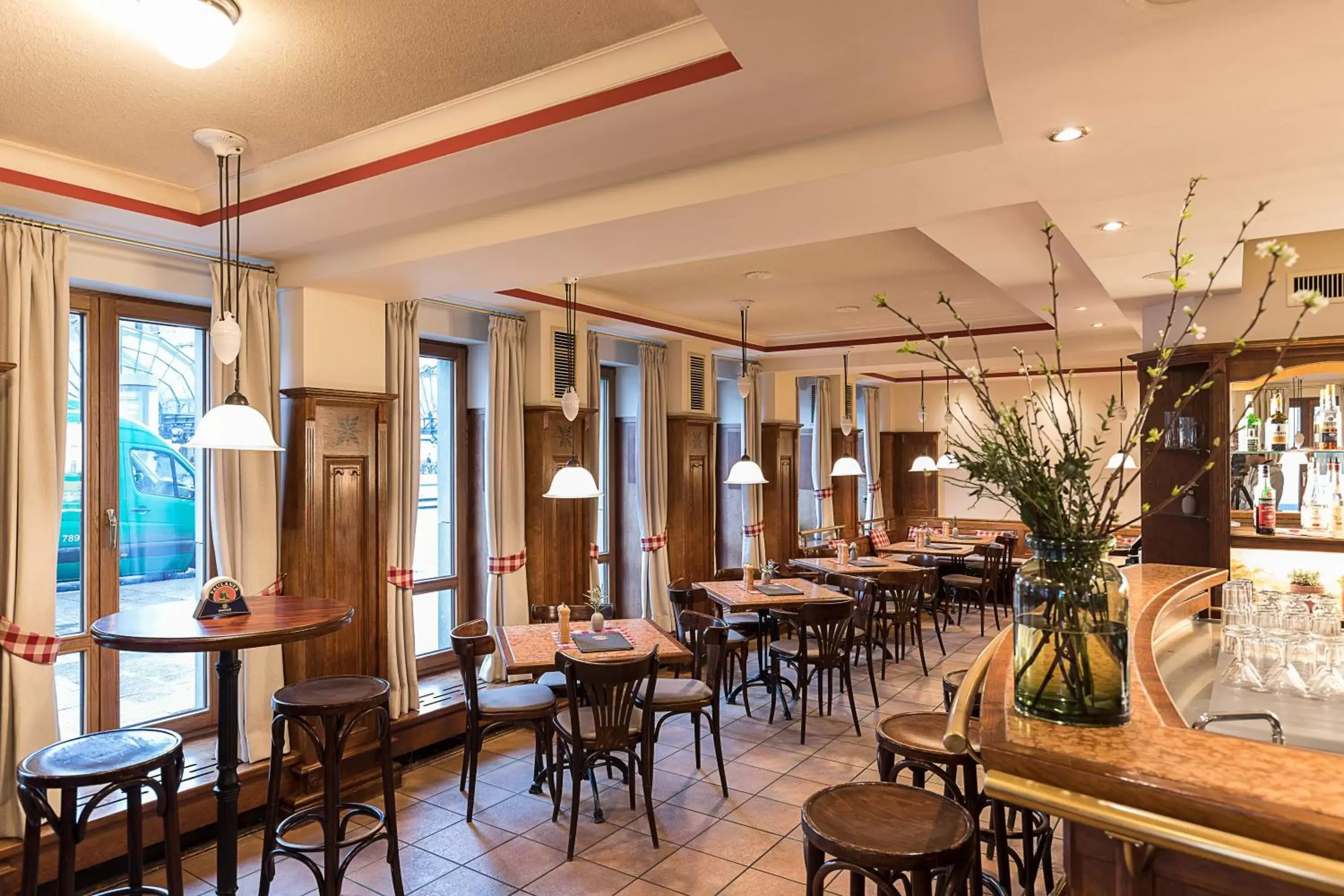 Restaurant/Places to Eat in Hotel Europaischer Hof Hamburg