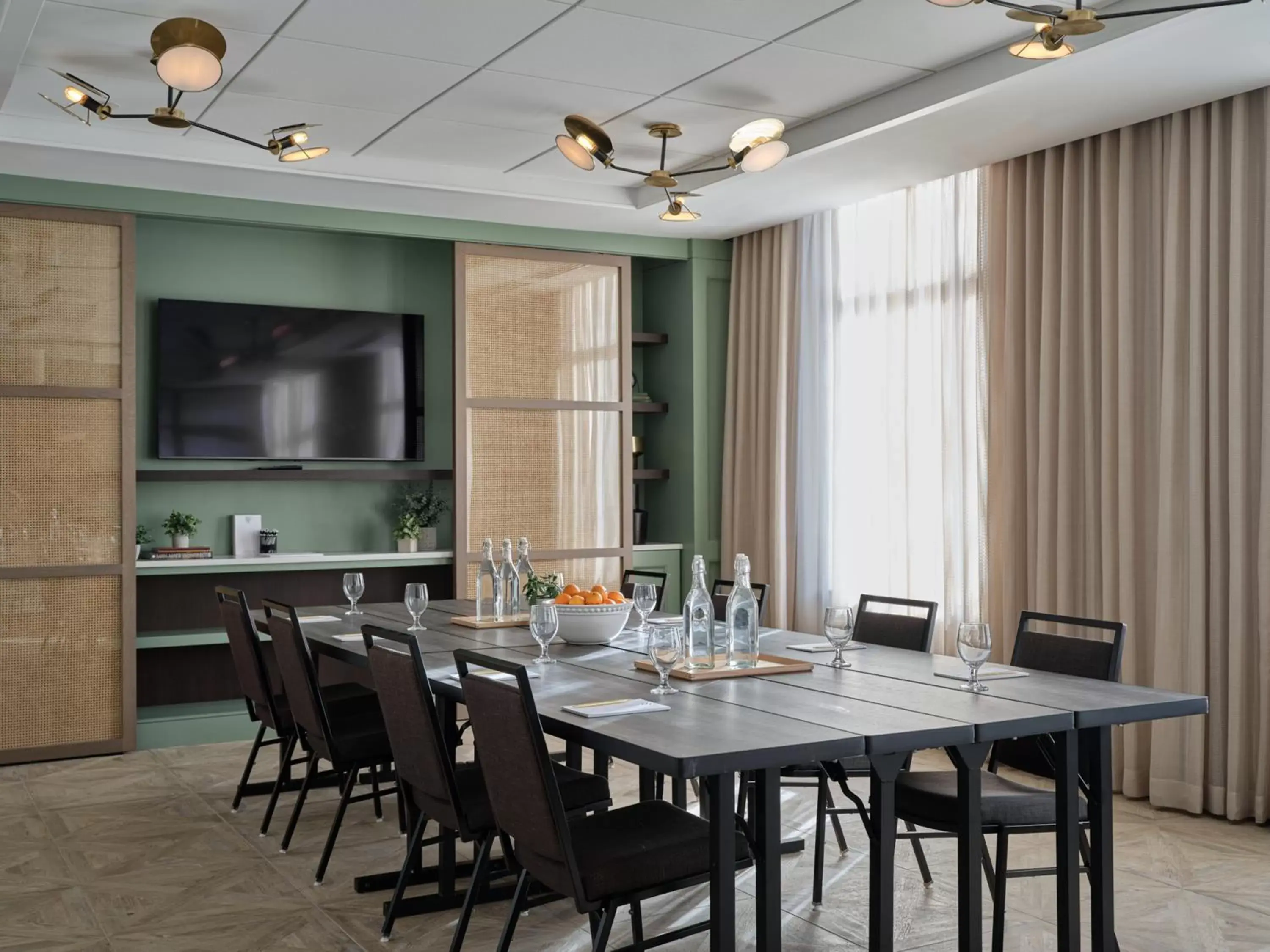 Meeting/conference room, Dining Area in Six South St. Hotel