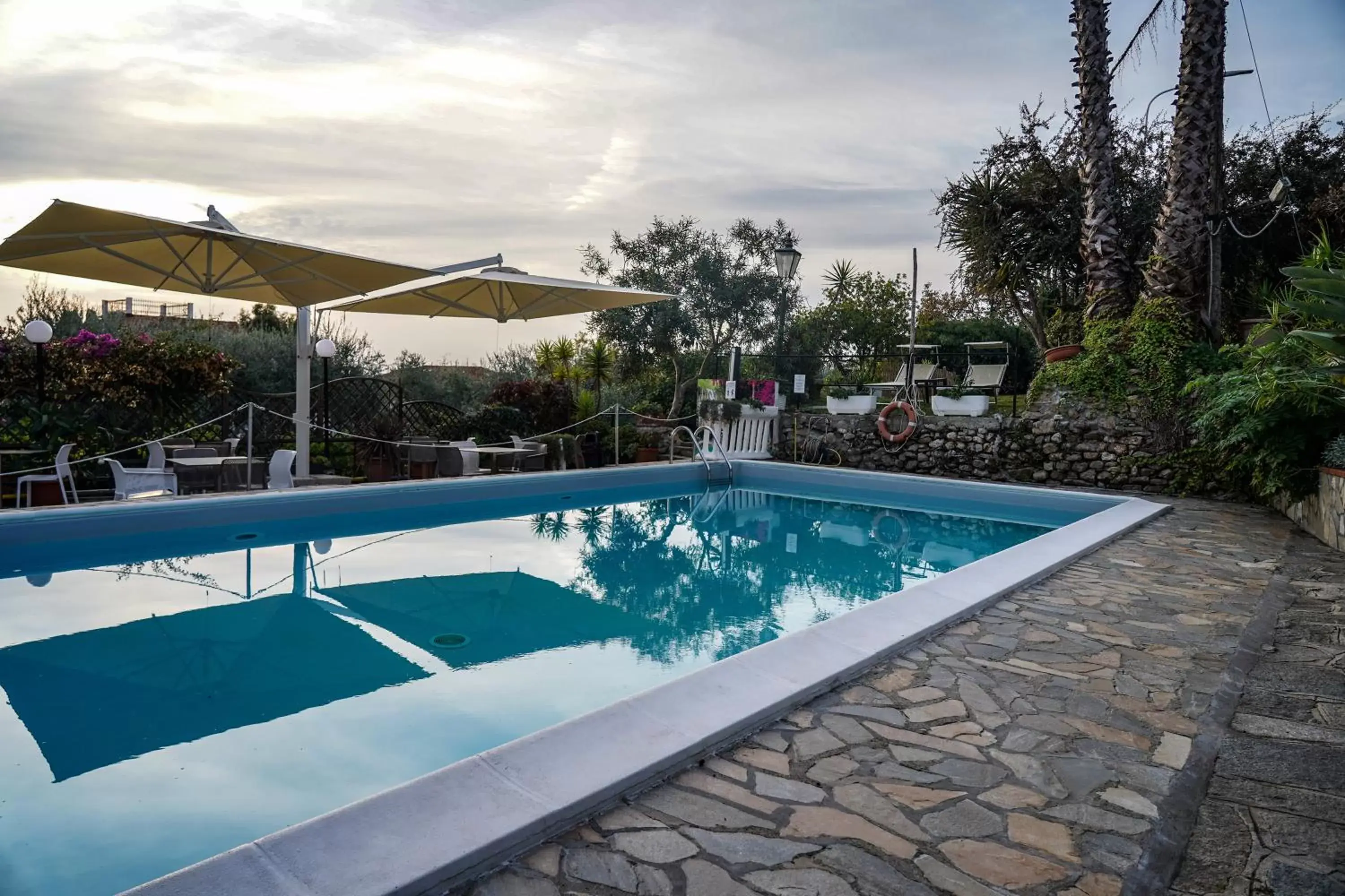 Swimming Pool in Hotel Bellavista