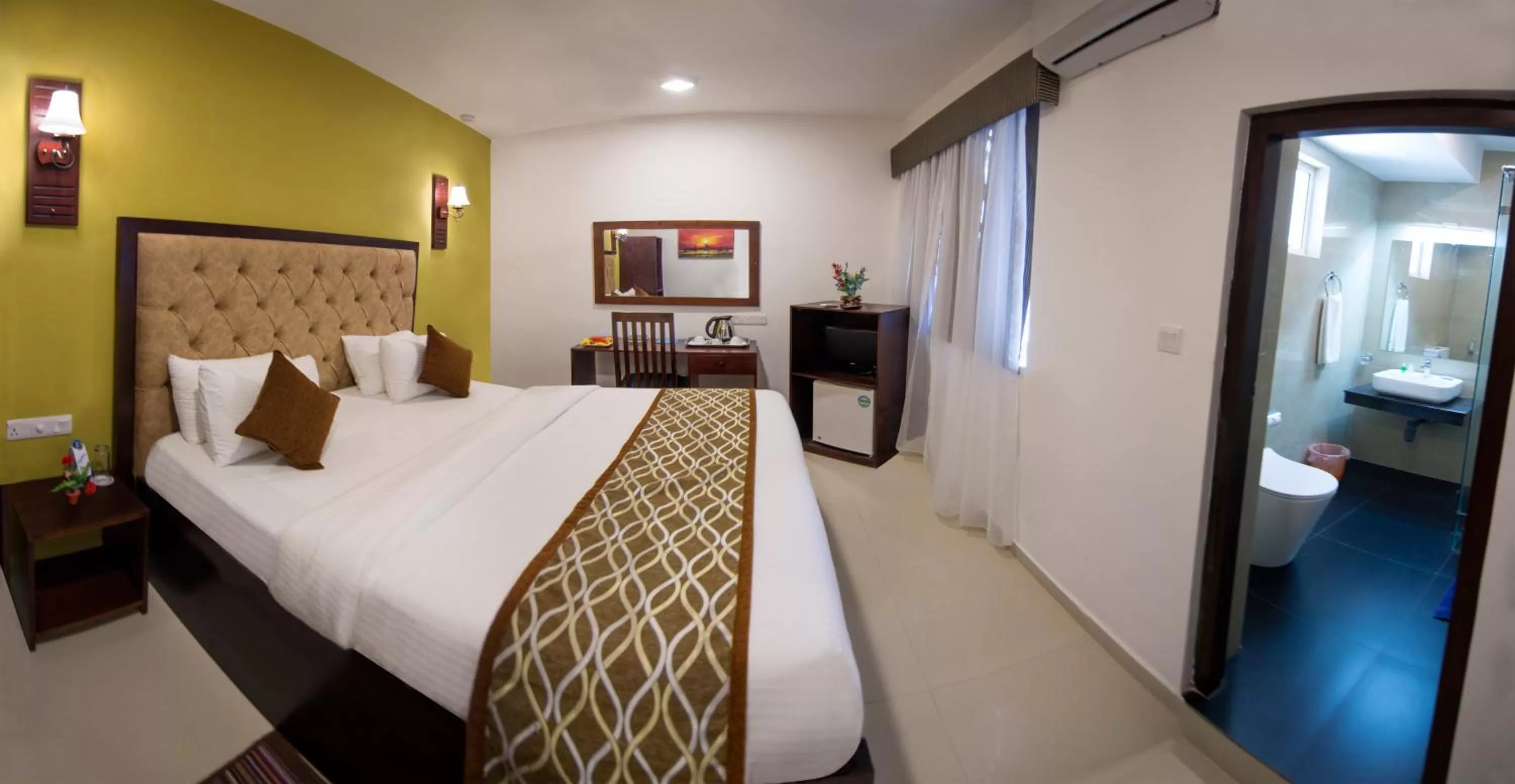 Bed in Mount Breeze Hotel