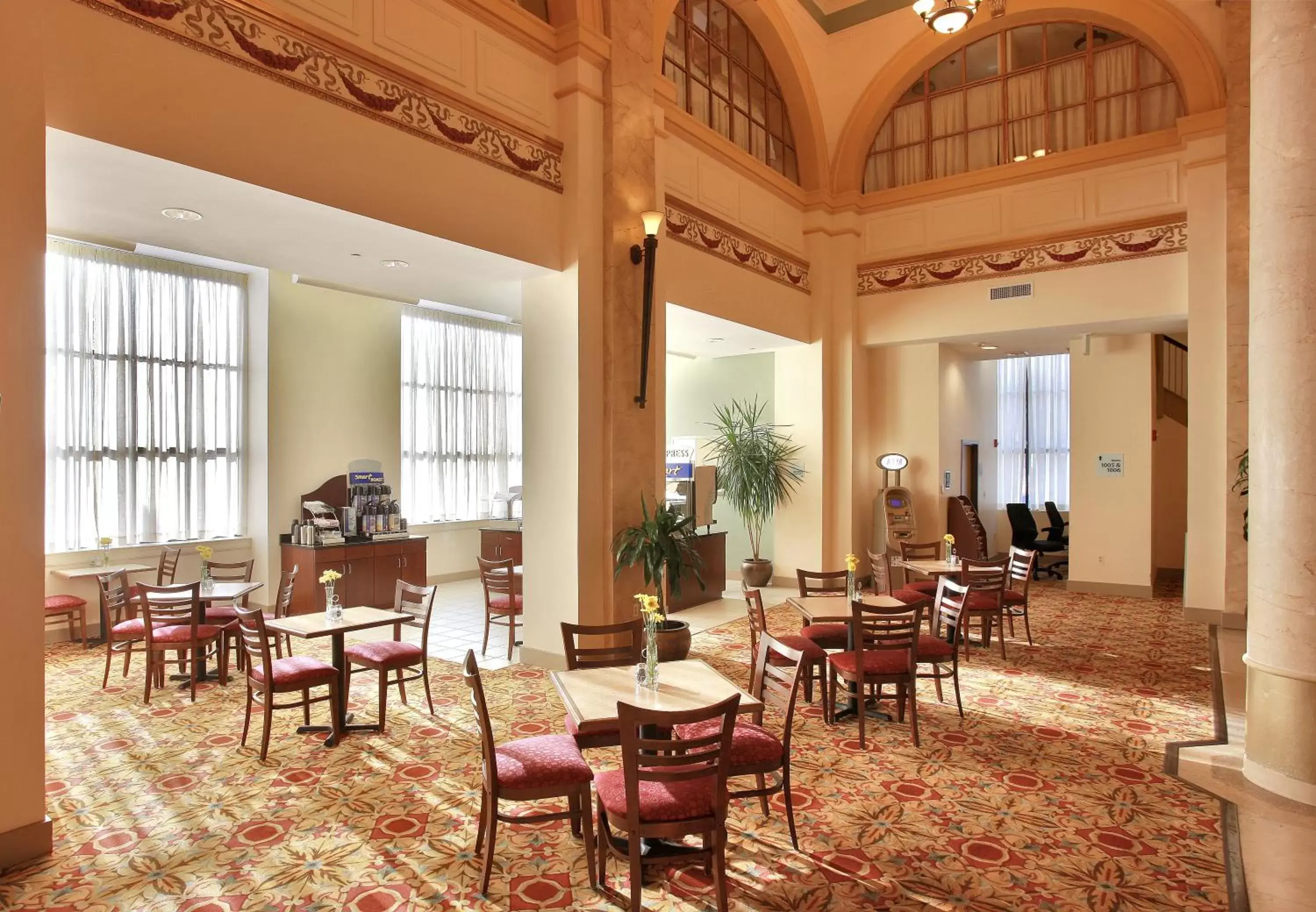 Breakfast, Restaurant/Places to Eat in Holiday Inn Express Baltimore-Downtown, an IHG Hotel