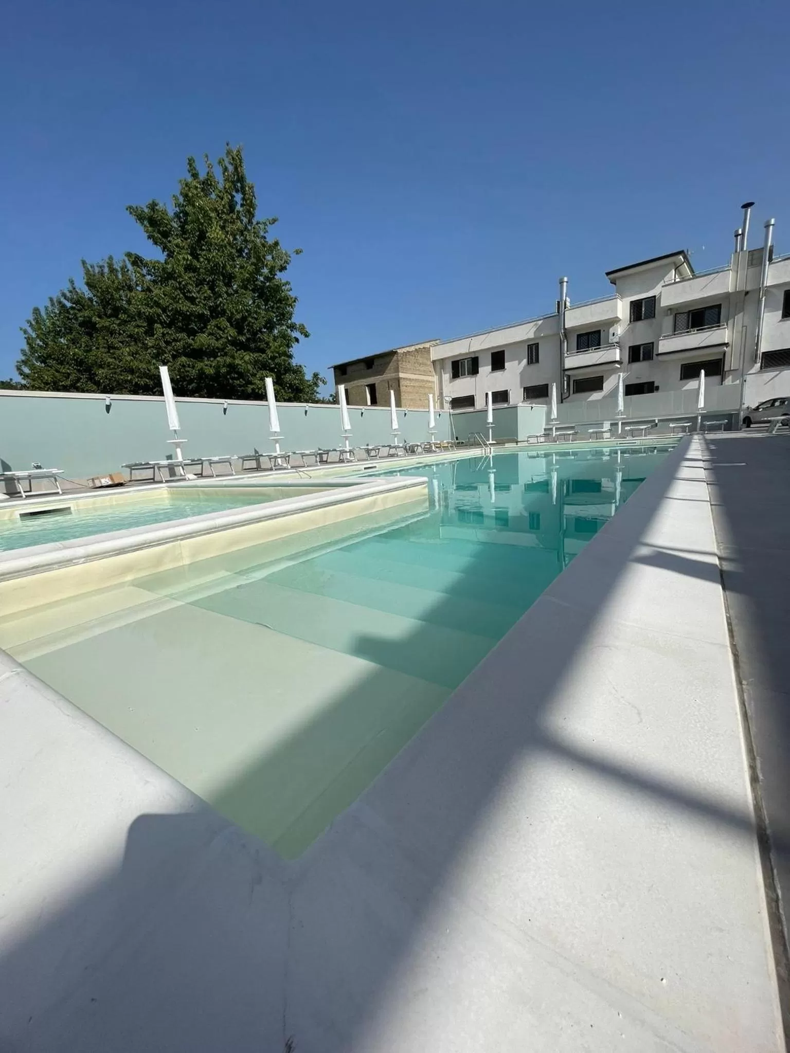 Swimming Pool in Montesarchiorooms