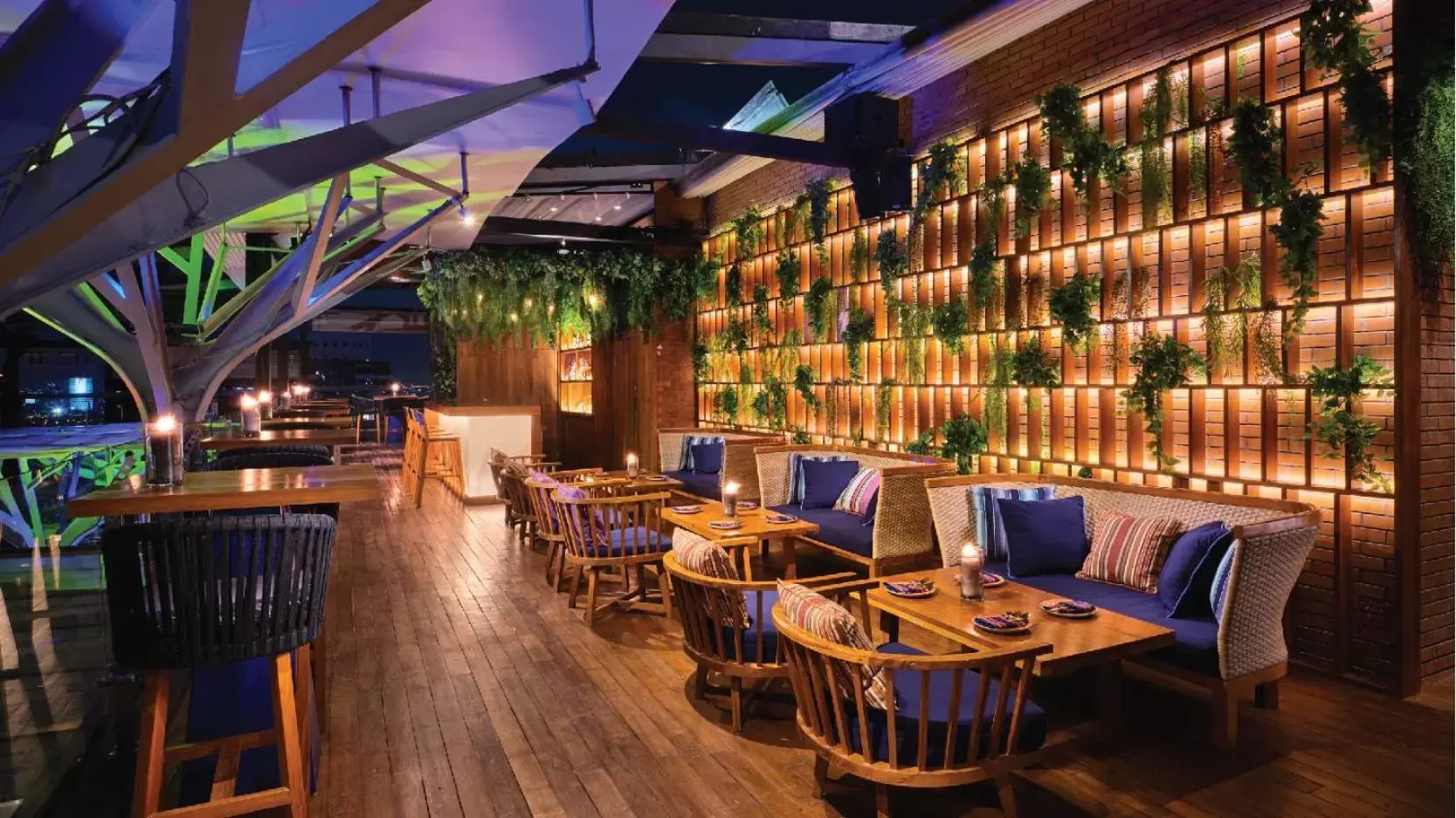 Lounge or bar, Restaurant/Places to Eat in Fraser Suites Sukhumvit Bangkok - SHA Extra Plus