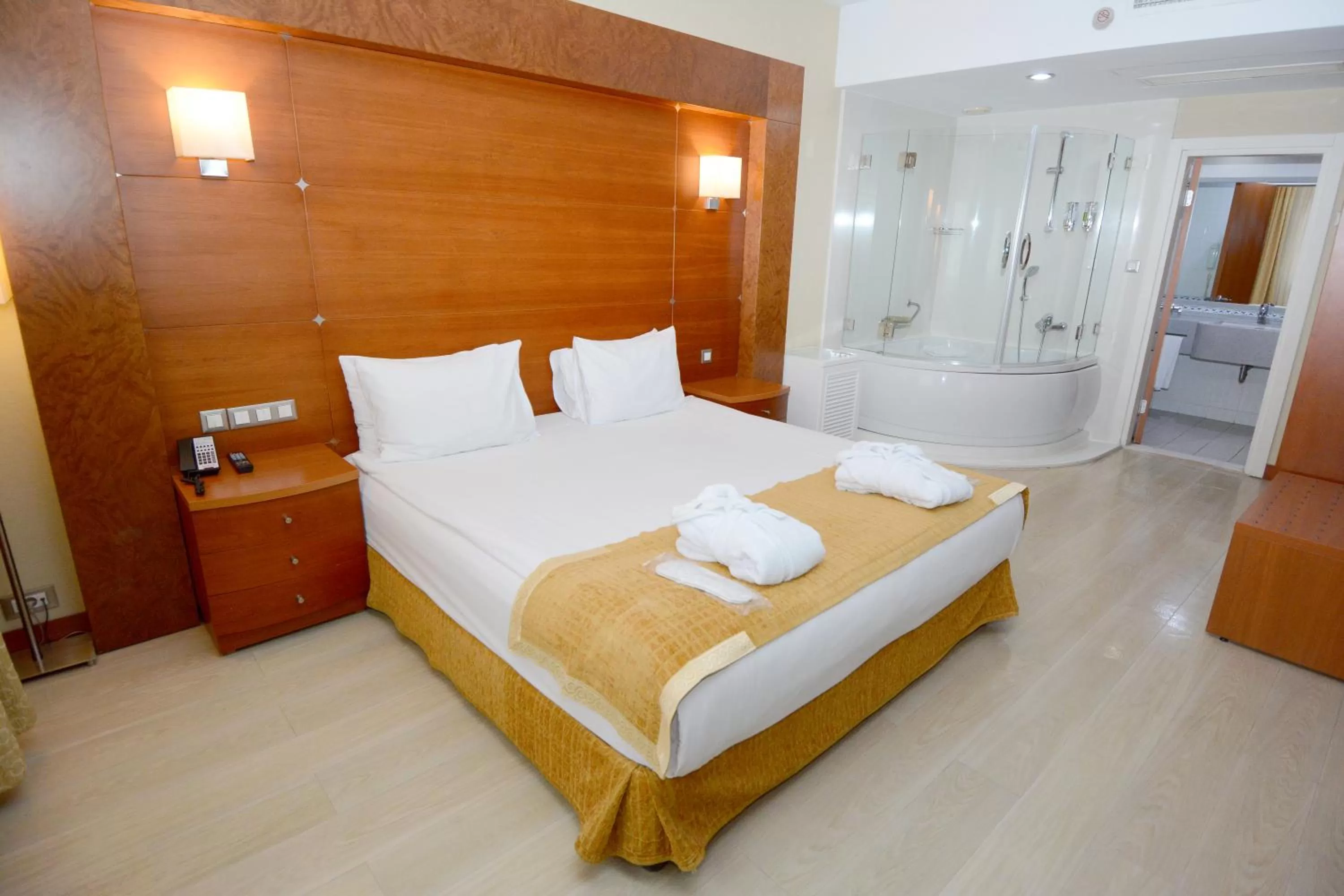 Bedroom, Bed in Holiday Inn Istanbul City by IHG