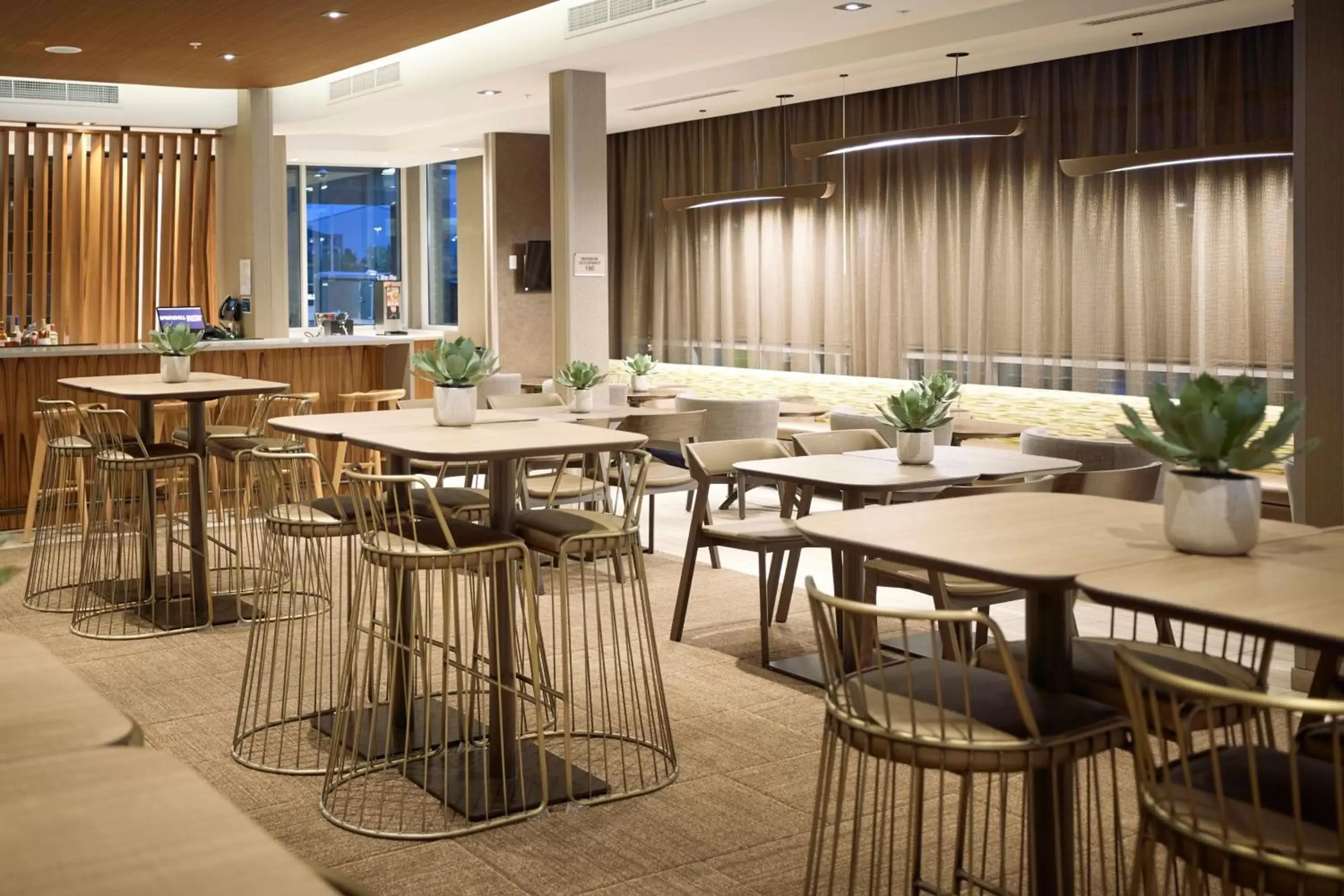 Lobby or reception, Restaurant/Places to Eat in SpringHill Suites by Marriott Medford Airport