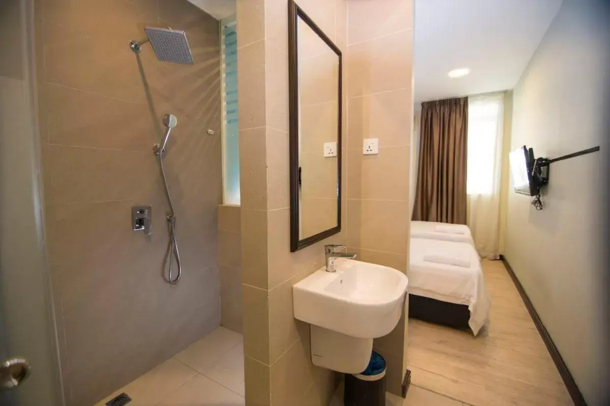 Bathroom in Pantai Inn Kota Kinabalu