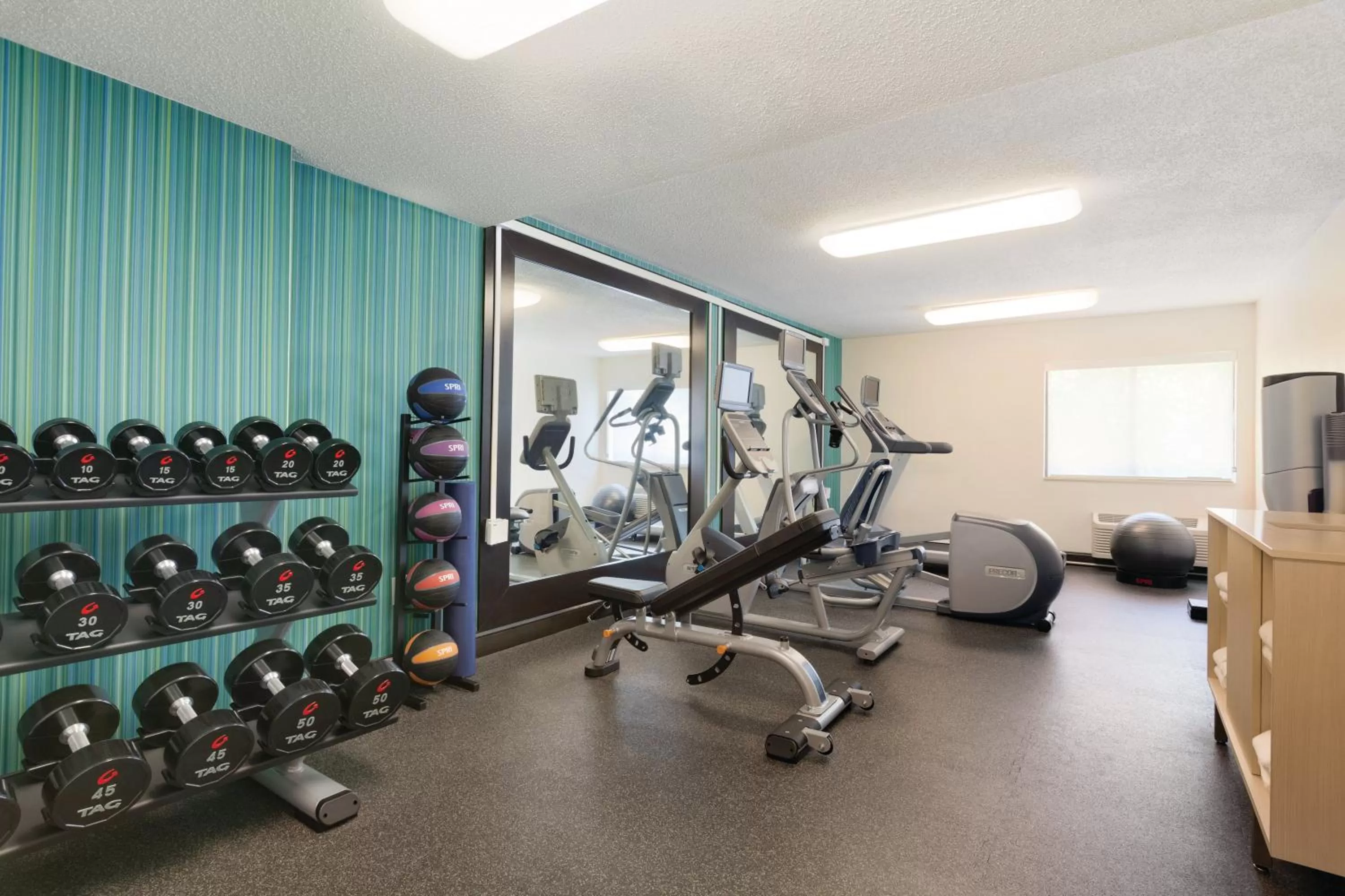 Fitness centre/facilities in Holiday Inn Express Hartford South - Rocky Hill by IHG