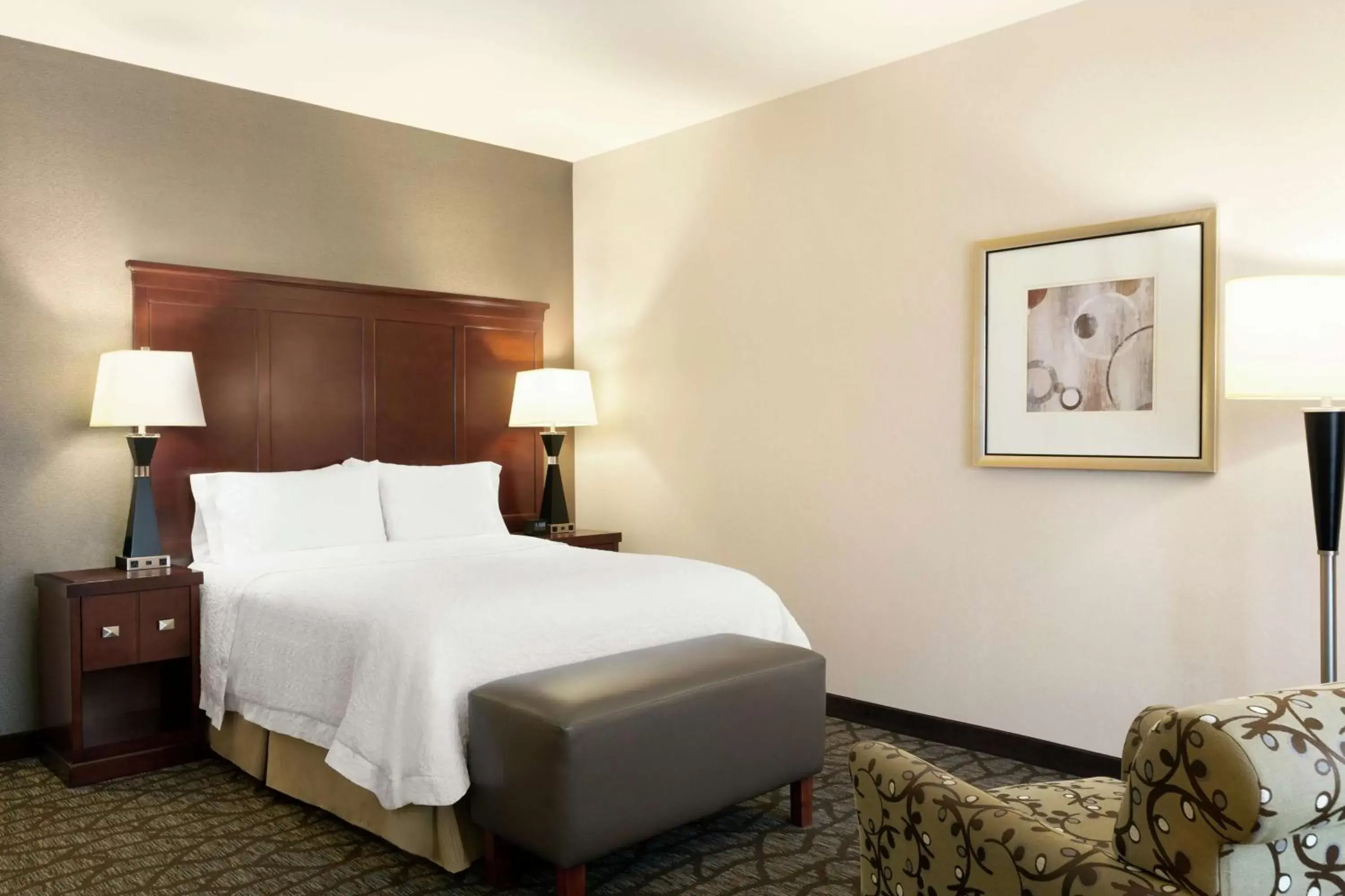Bed in Hampton Inn and Suites Houston Pasadena