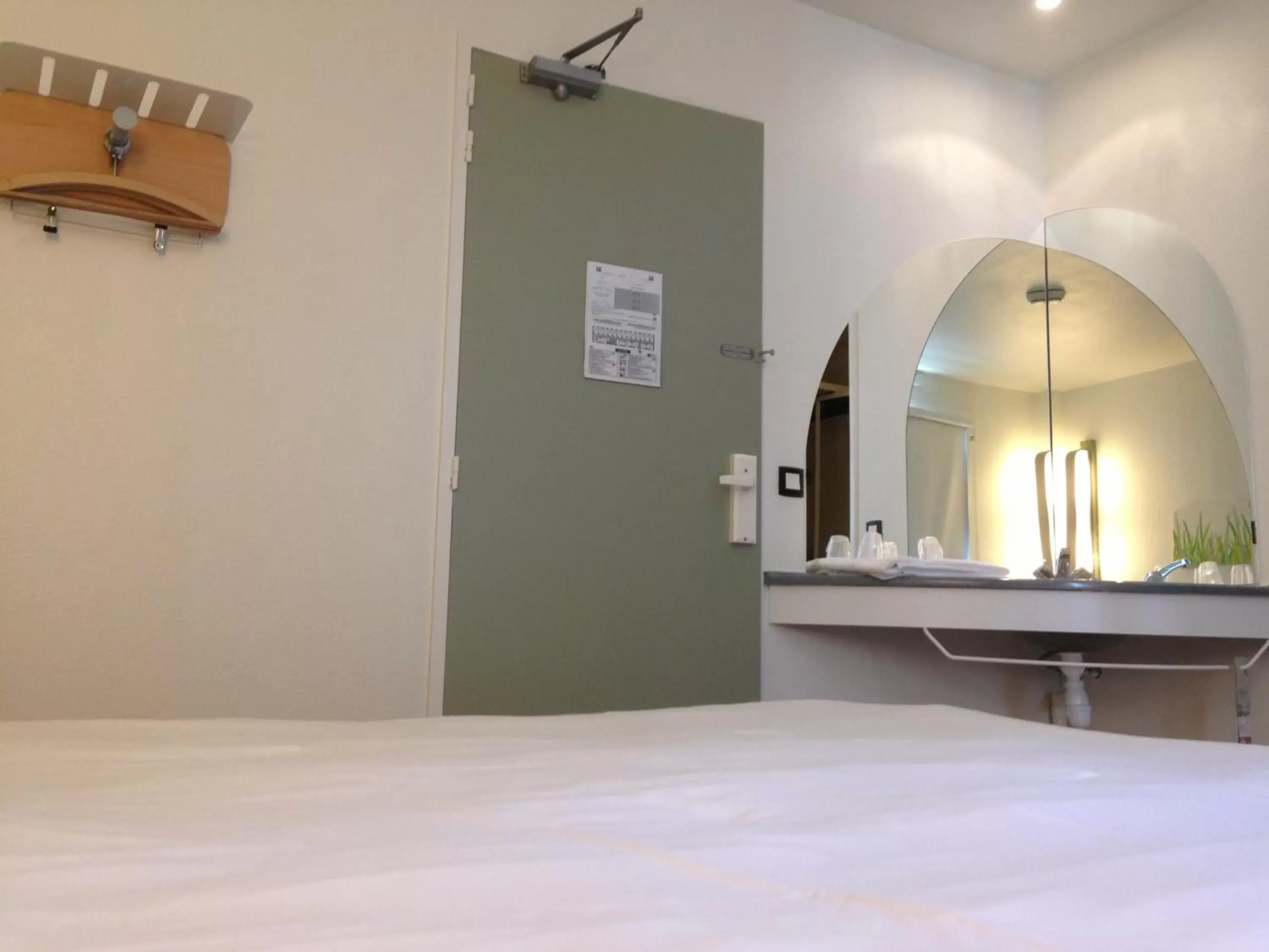 Bed in ibis Budget Caen Centre Gare