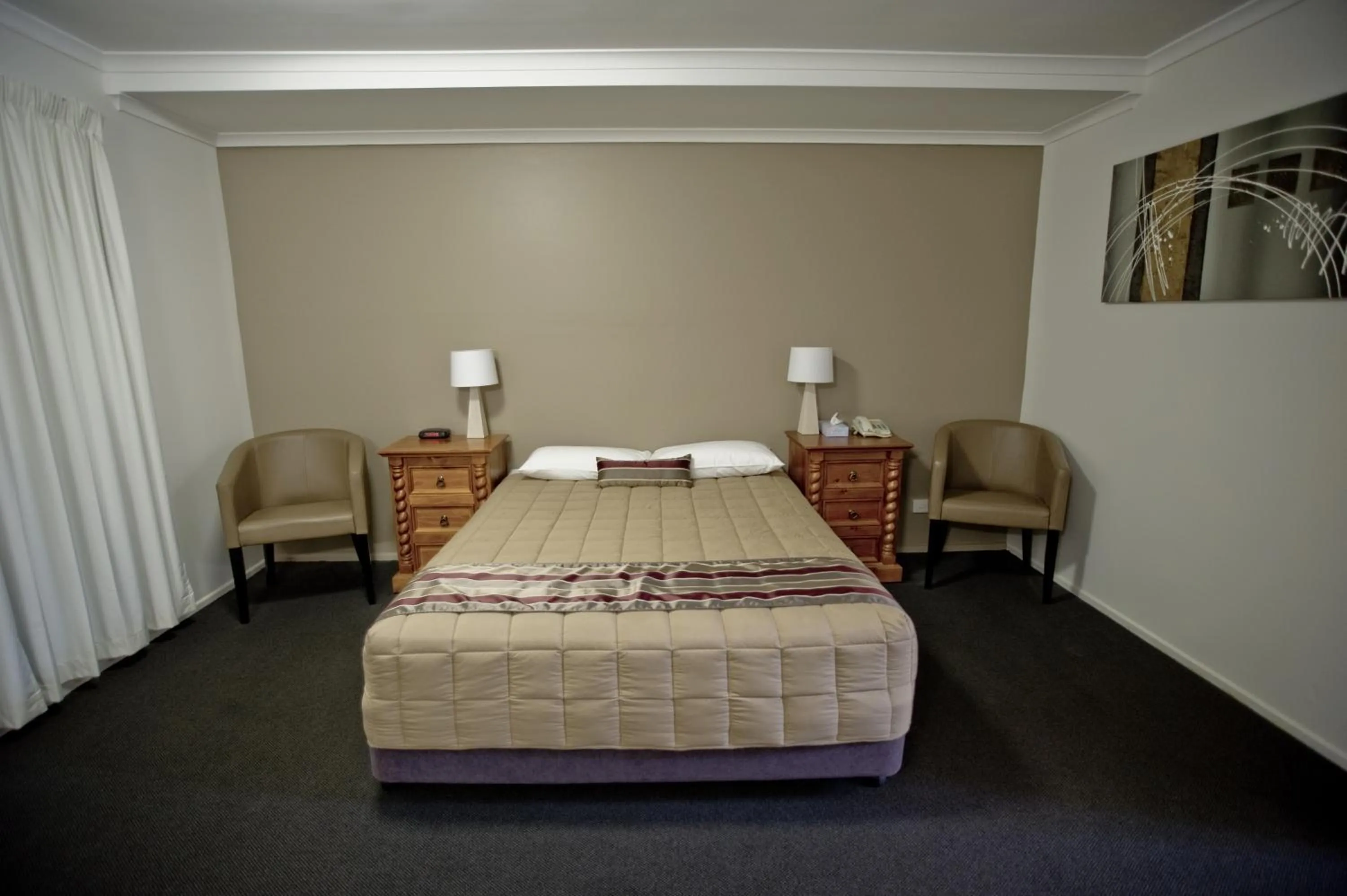 Bed in Centrepoint Motor Inn