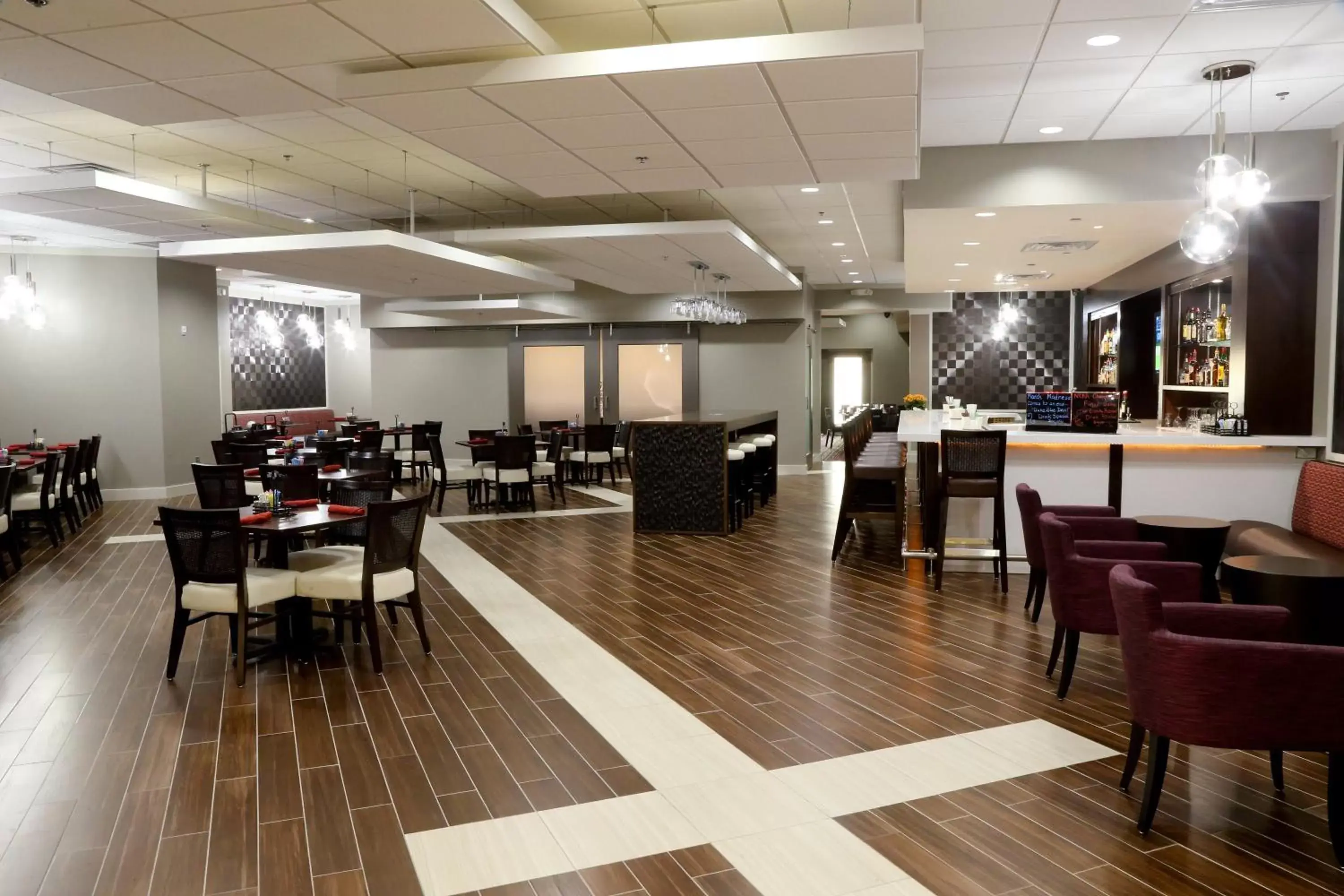 Restaurant/Places to Eat in Holiday Inn Tyler - Conference Center, an IHG Hotel