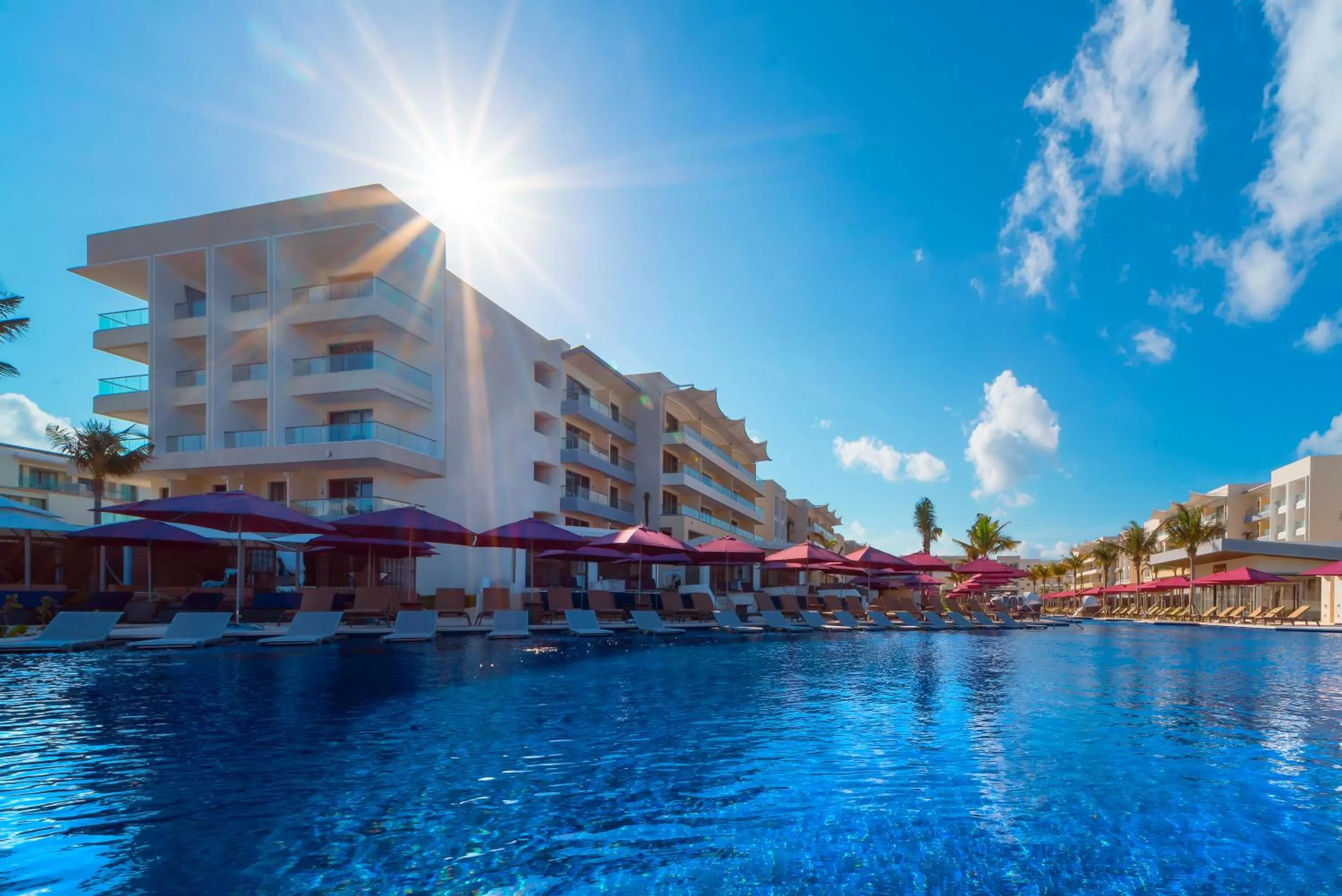 Swimming pool in Planet Hollywood Cancun by Royalton, An Autograph Collection All-Inclusive Resort