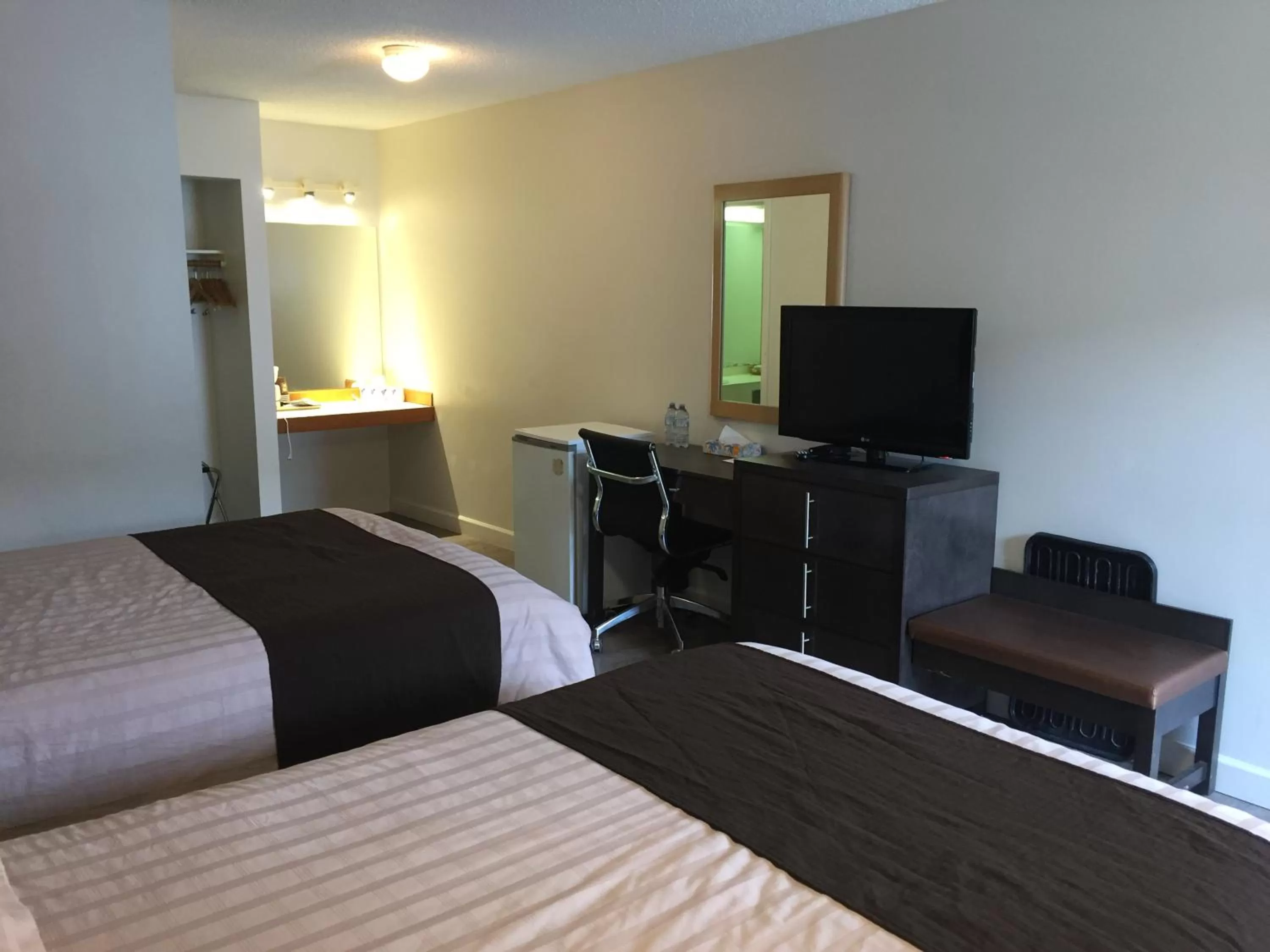 Bed in Bear Country Inn