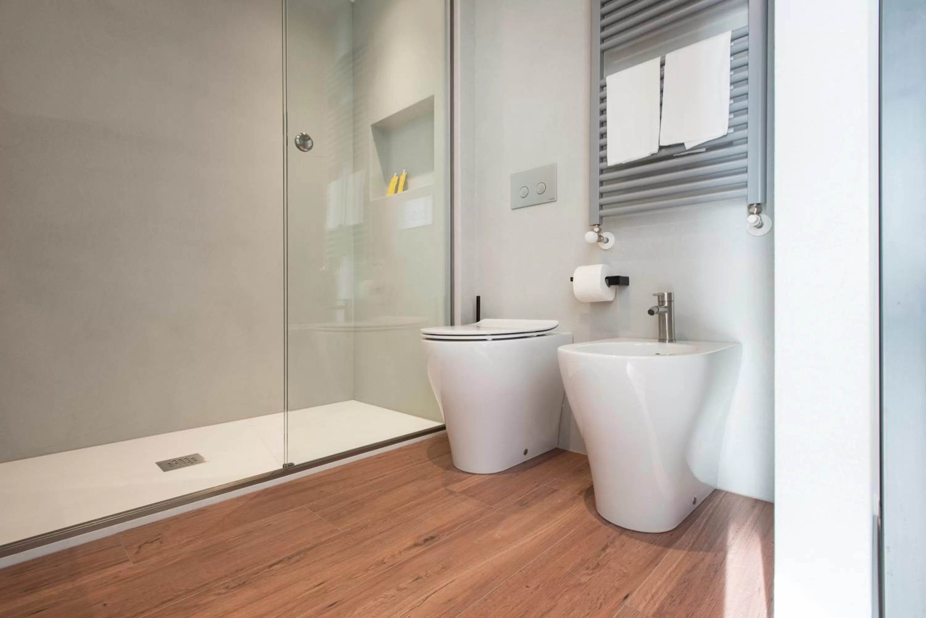 Toilet in HOODY ACTIVE & HAPPINESS HOTEL