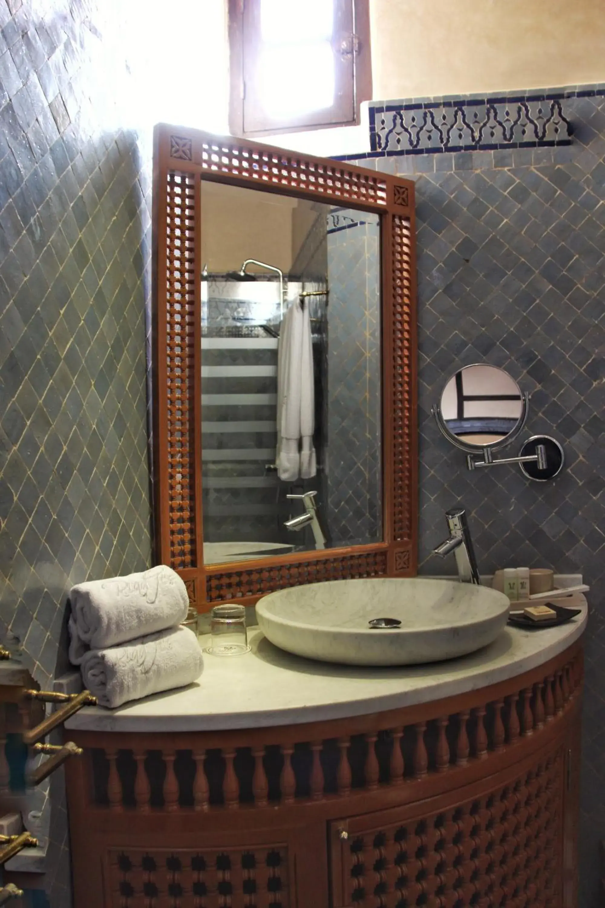 Bathroom in Riad Fes Relais et Cháteaux