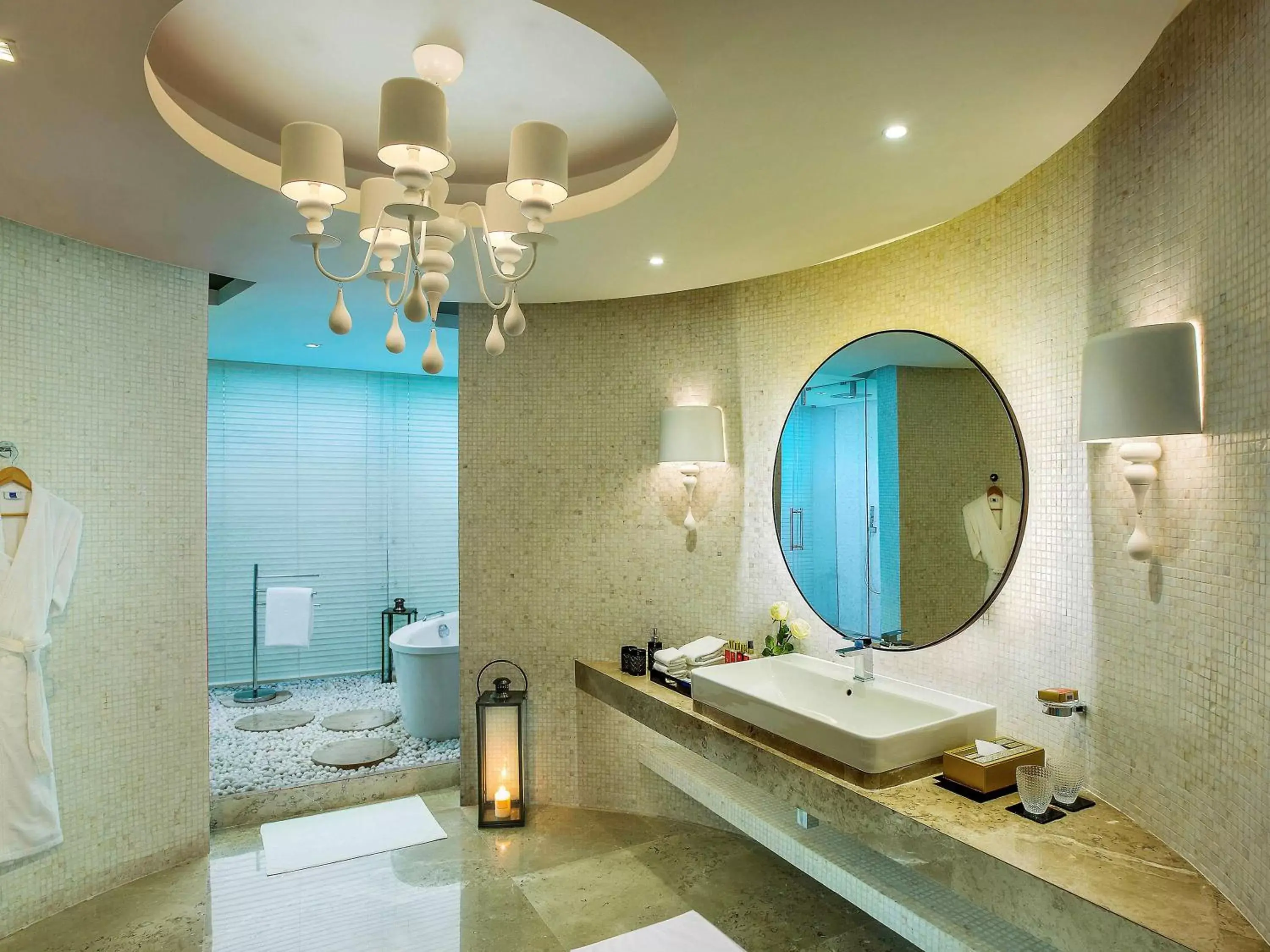 Photo of the whole room, Bathroom in Novotel Kolkata Hotel and Residences