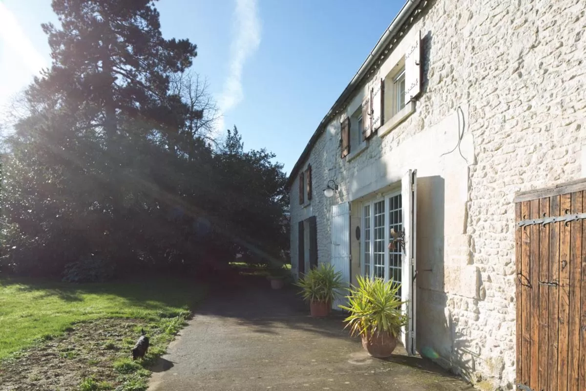 Facade/entrance in La Bribaudonnière