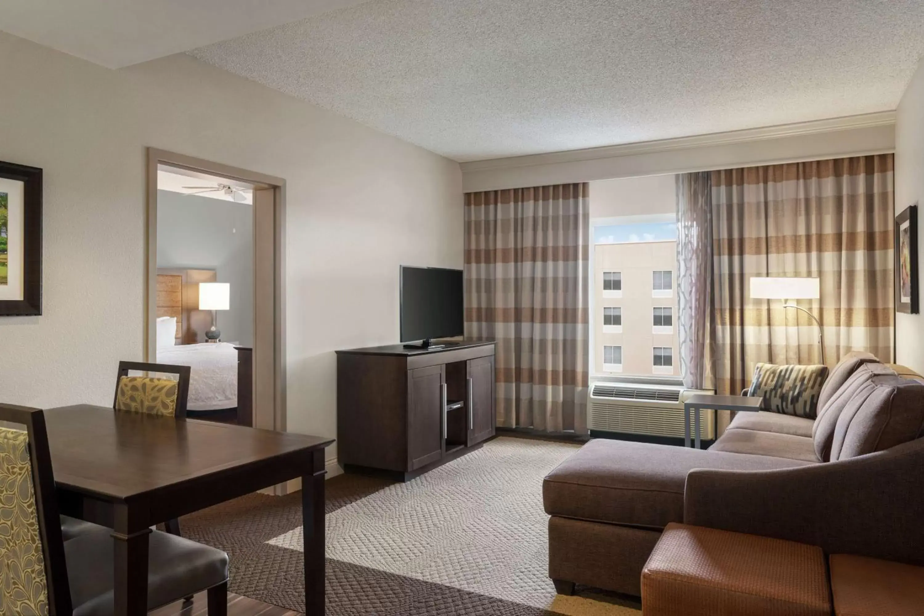 Living room, Seating Area in Hampton Inn & Suites Montgomery-EastChase