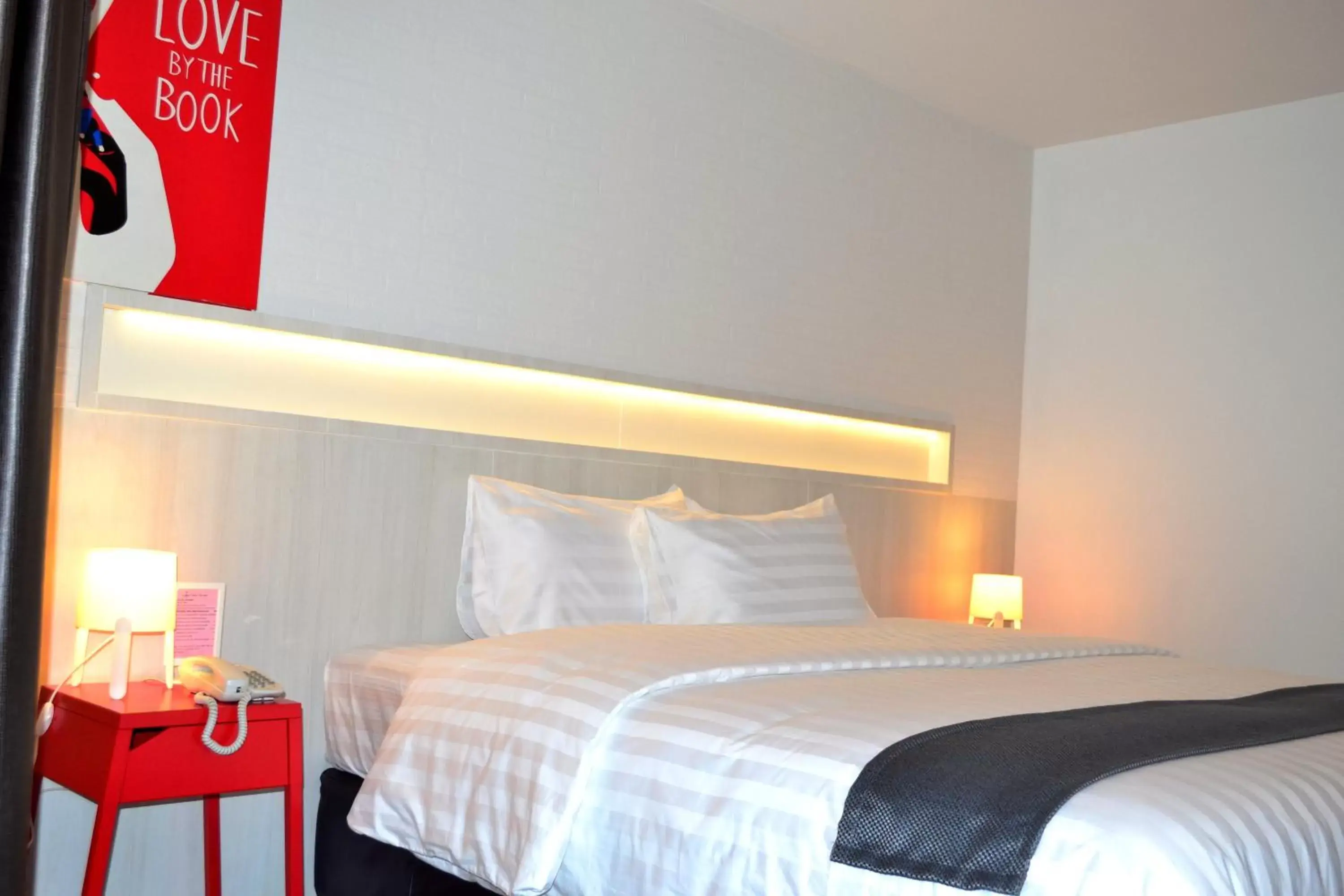 Bedroom in Flipper Lodge Hotel - SHA Extra Plus
