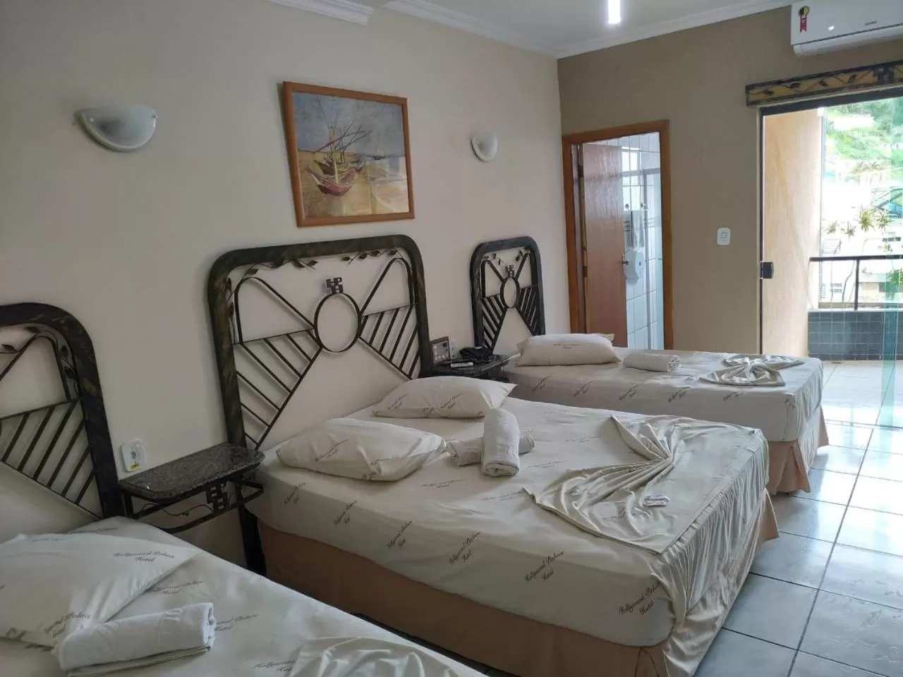 Bed in Hollywood Palace Hotel