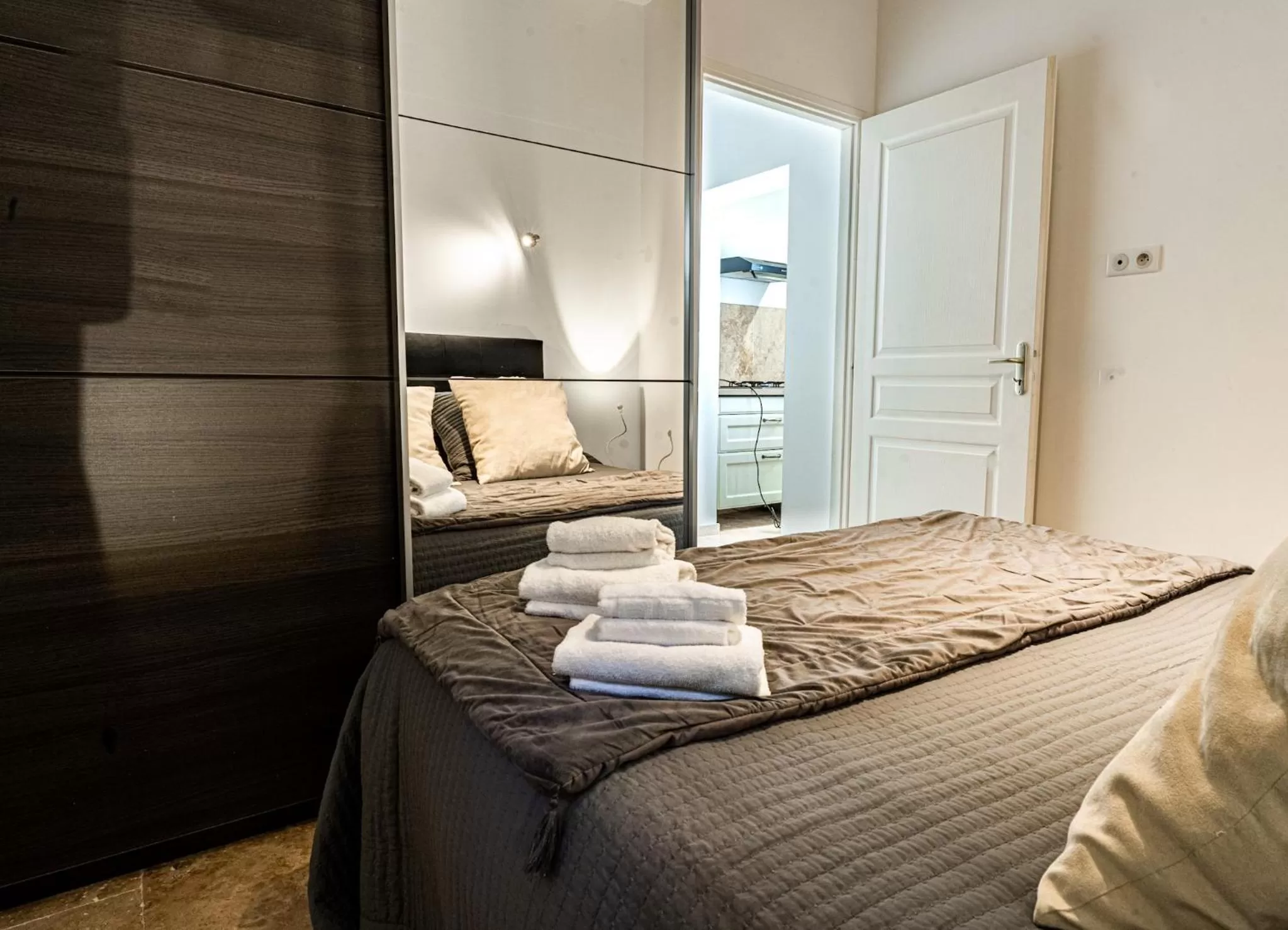 Property building, Bed in Domaine de l'Aufrene