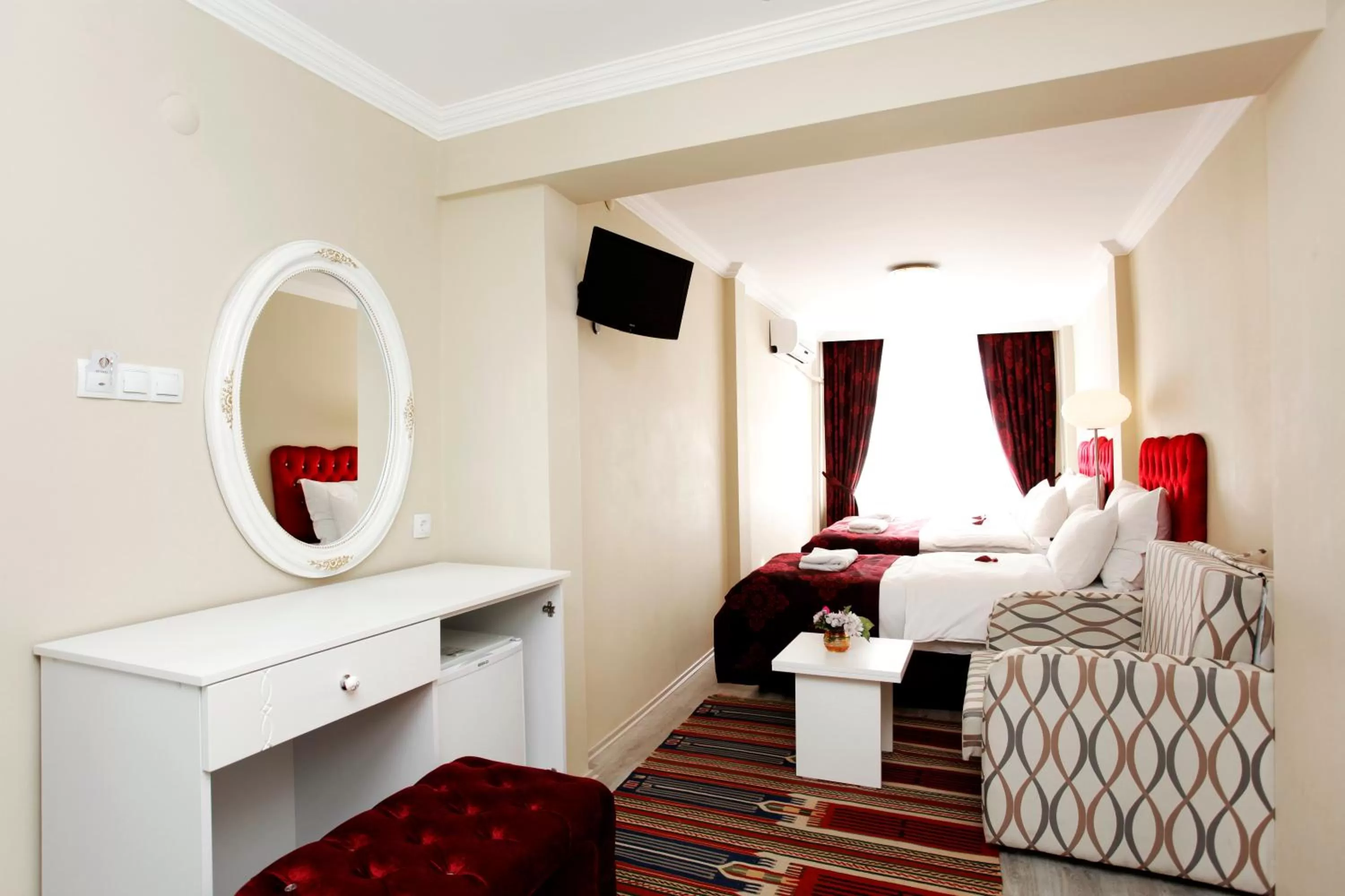 Photo of the whole room, Bed in Spinel Hotel - Old City